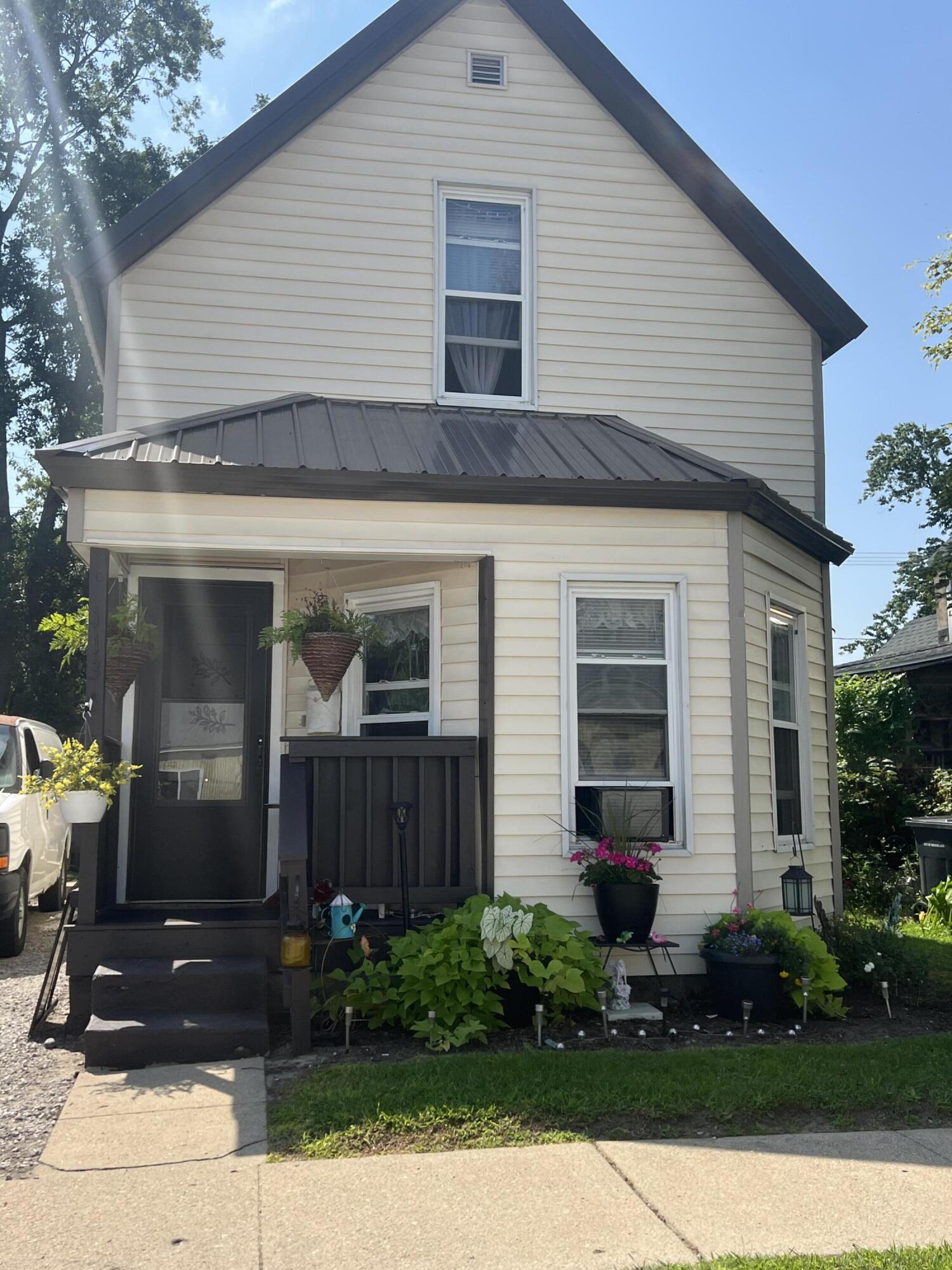 1st image of 113 E Vine St, Rensselaer, IN 47978 | MLS# 844358