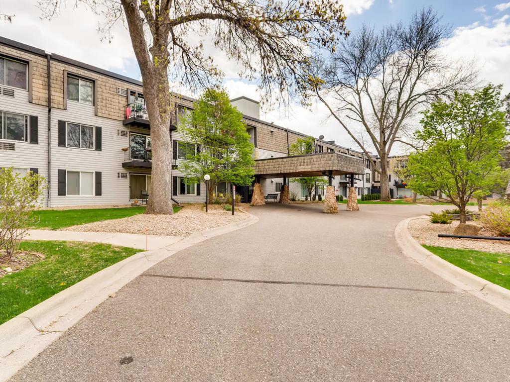 Homes for sale in Little Canada, MN | 179 Little Canada Rd E #228, Little Canada, MN 55117 | MLS# 5227533