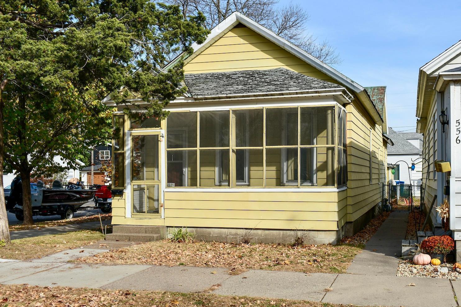 Homes for sale in Winona, MN | 552 E 4Th St, Winona, MN 55987 | MLS# 6625443