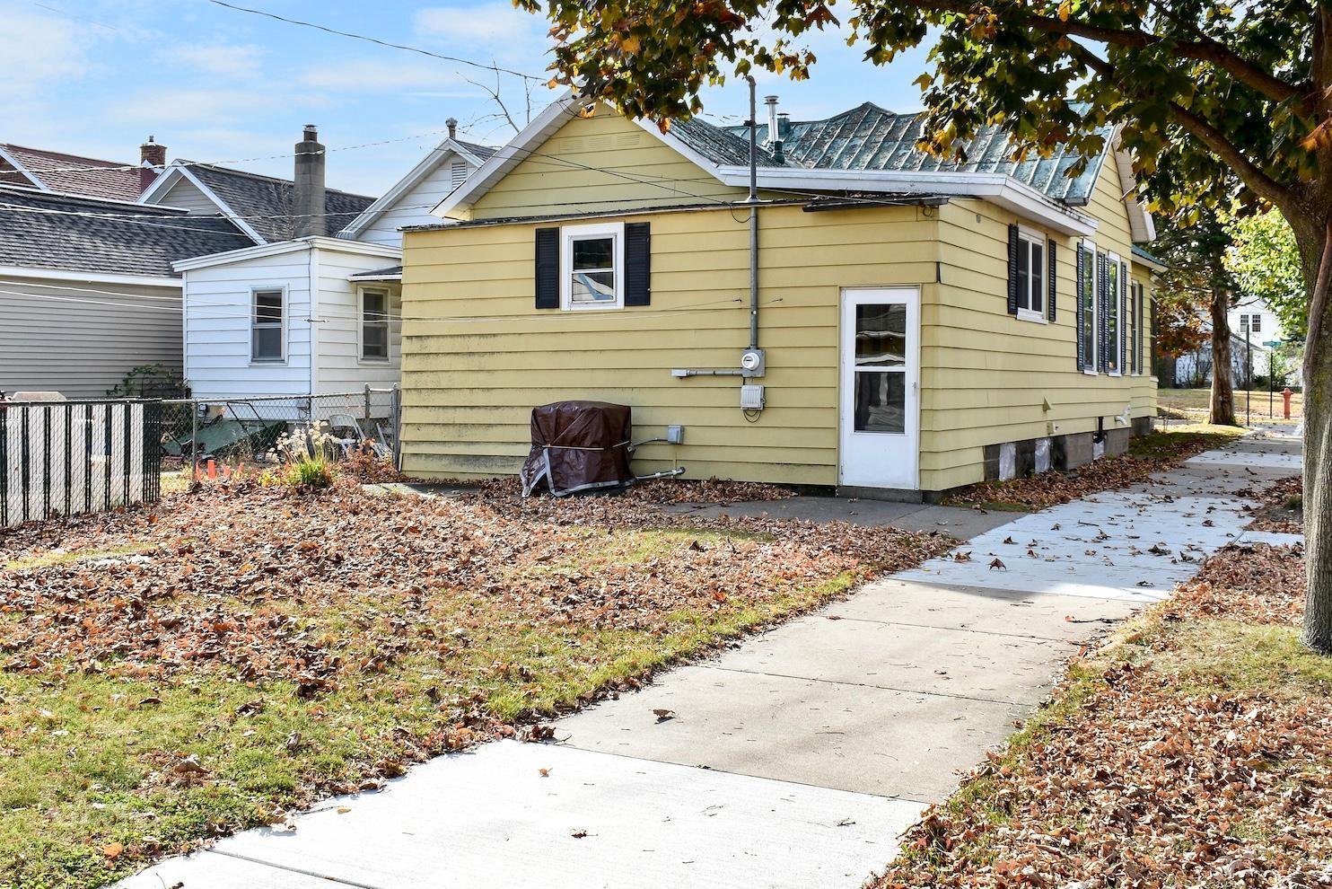 Homes for sale in Winona, MN | 552 E 4Th St, Winona, MN 55987 | MLS# 6625443