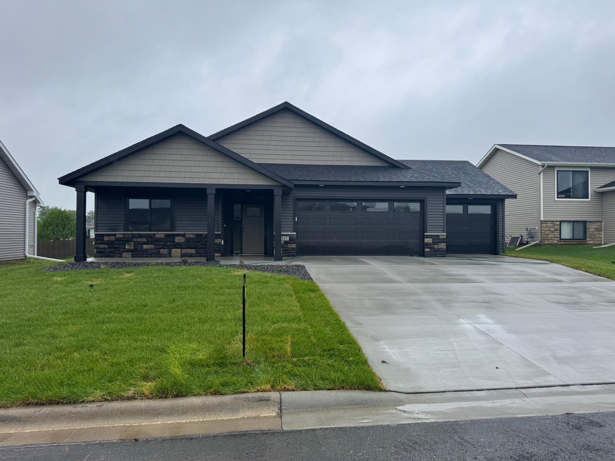 Homes for sale in Zumbrota, MN | 117 Fairway St, Zumbrota, MN 55992 | MLS# 6644852