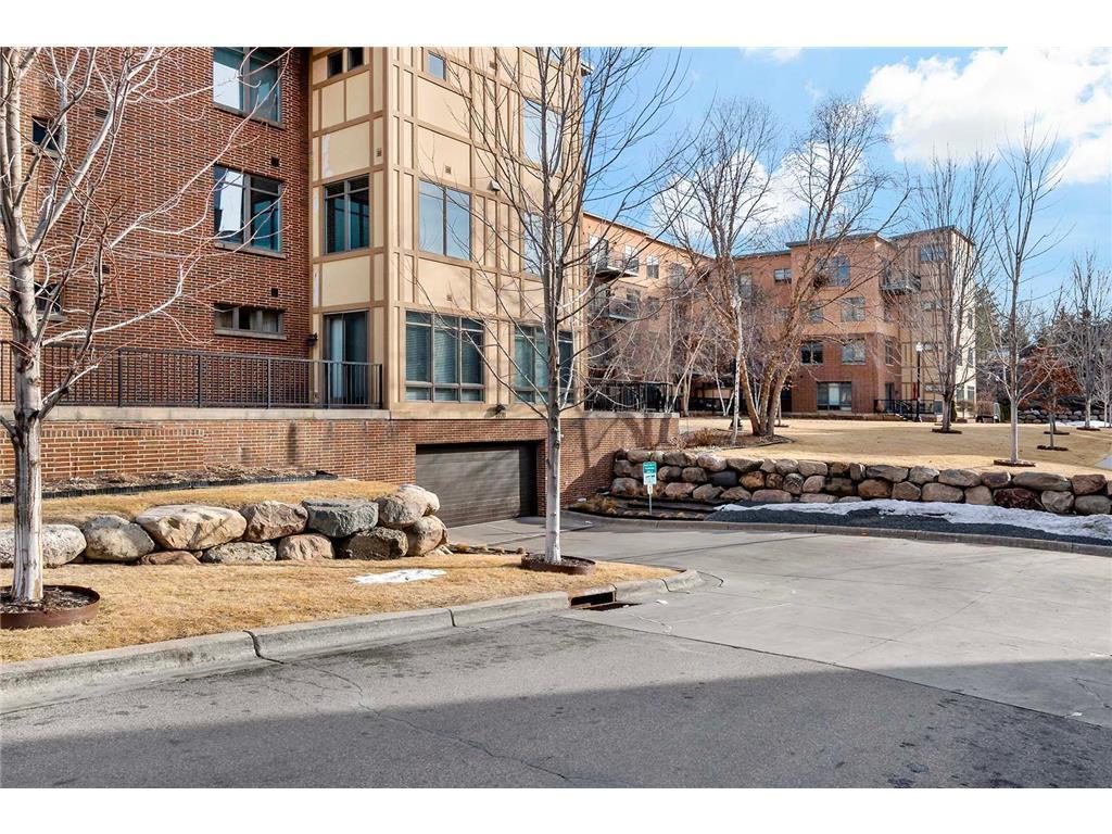 Homes for sale in Columbia Heights, MN | 1070 Grandview Ct Ne #310, Columbia Heights, MN 55421 | MLS# 6698720