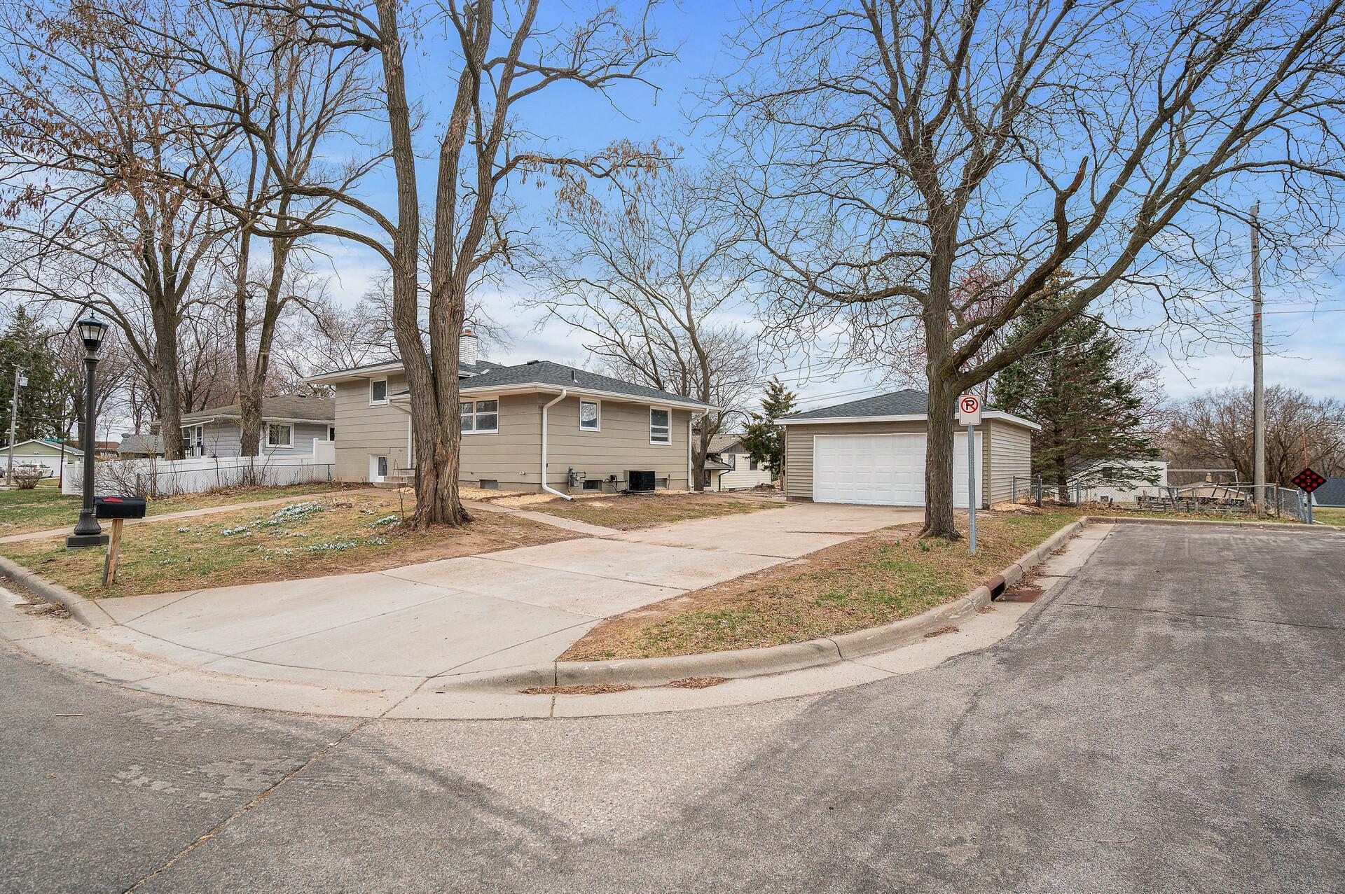 Homes for sale in St. Paul, MN | 237 Sigurd St, St. Paul, MN 55106 | MLS# 6705681