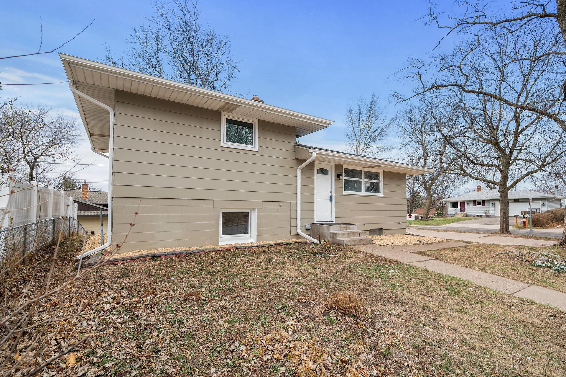 Homes for sale in St. Paul, MN | 237 Sigurd St, St. Paul, MN 55106 | MLS# 6705681