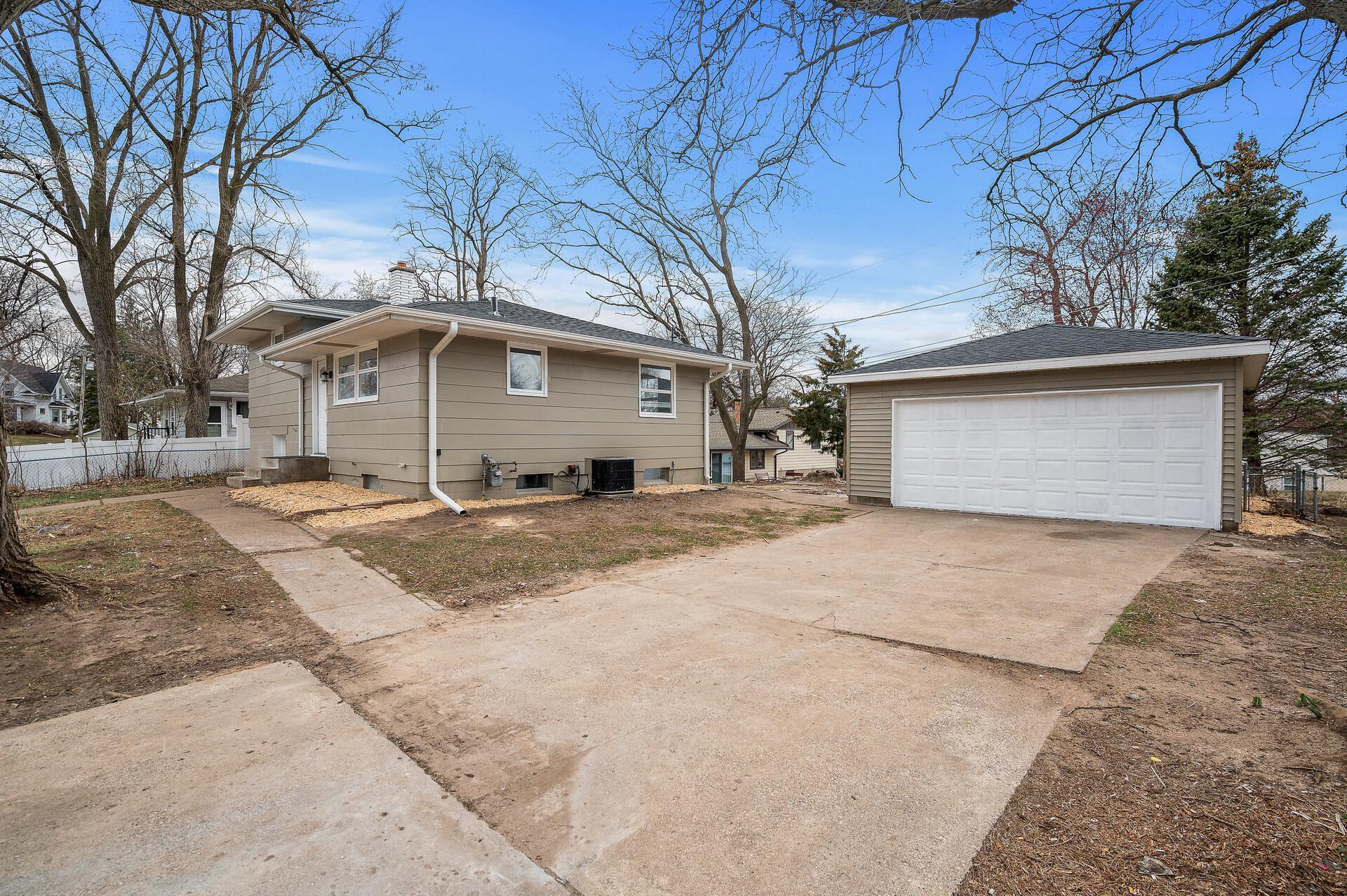 Homes for sale in St. Paul, MN | 237 Sigurd St, St. Paul, MN 55106 | MLS# 6705681