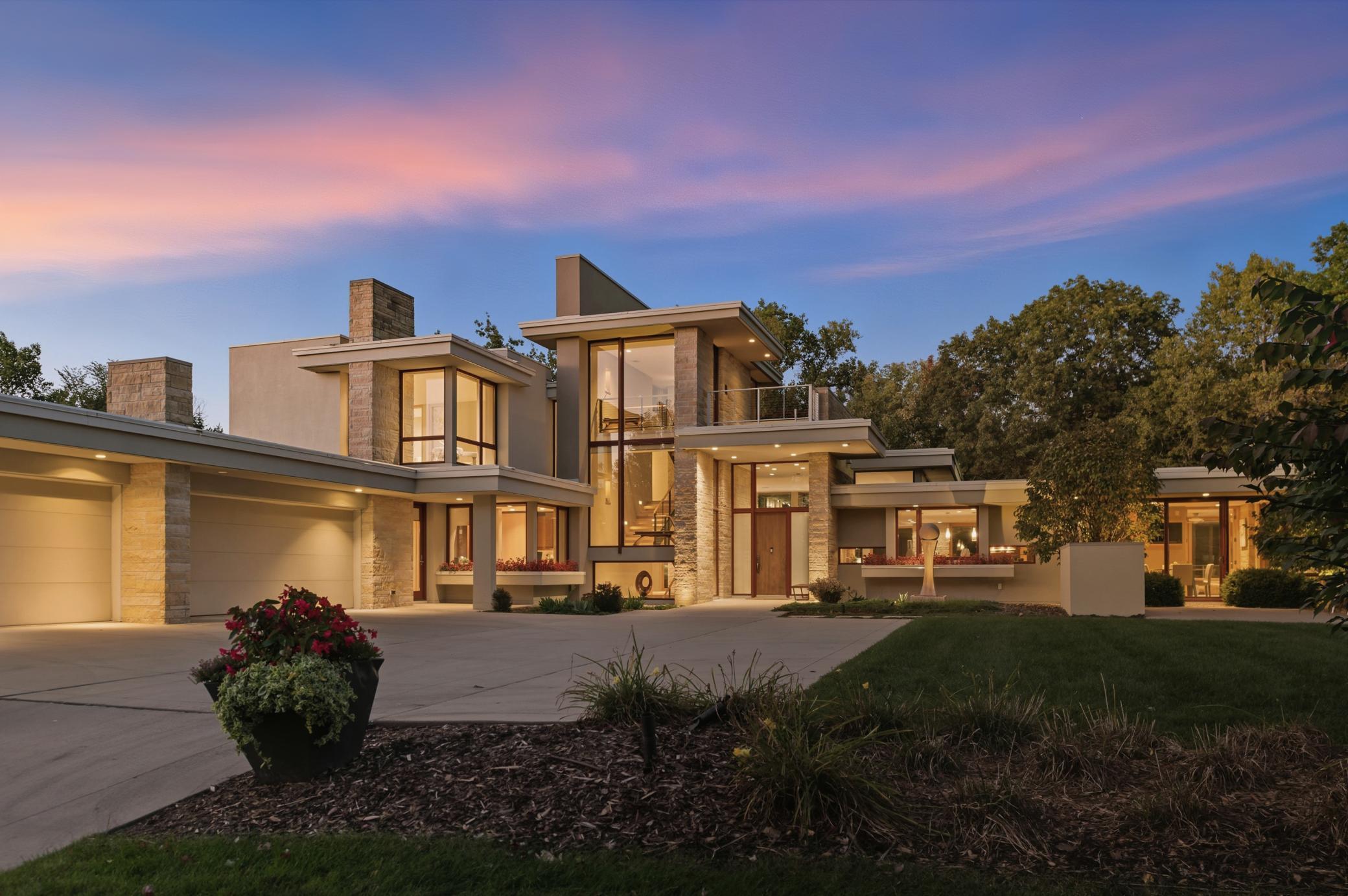 Homes for sale in Mendota Heights, MN | 685 Hidden Creek Trl, Mendota Heights, MN 55118 | MLS# 6707877