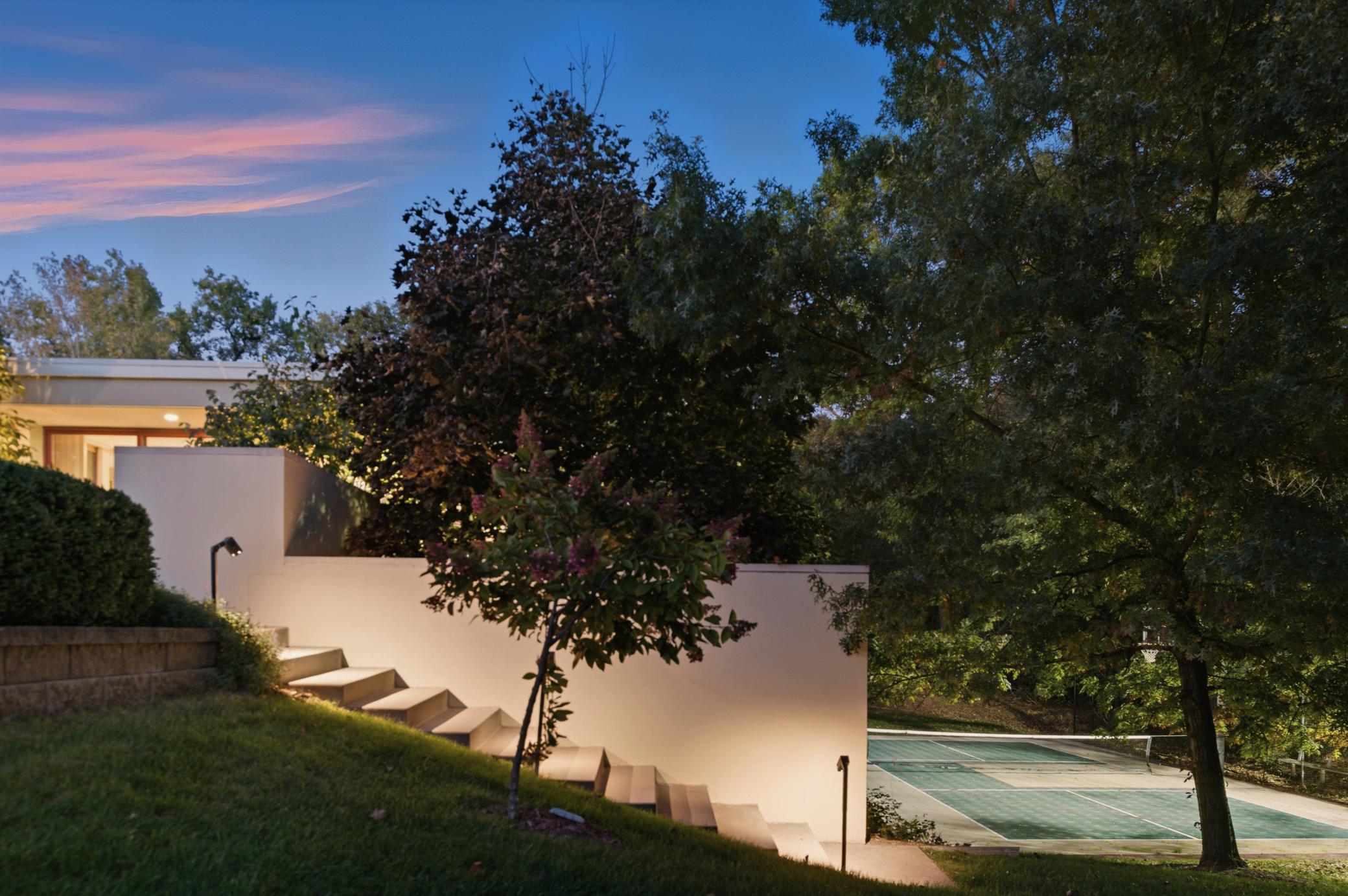 Homes for sale in Mendota Heights, MN | 685 Hidden Creek Trl, Mendota Heights, MN 55118 | MLS# 6707877