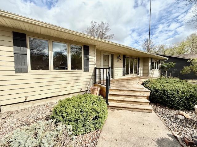 Homes for sale in Redwood Falls, MN | 307 Lake Dr, Redwood Falls, MN 56283 | MLS# 6713218