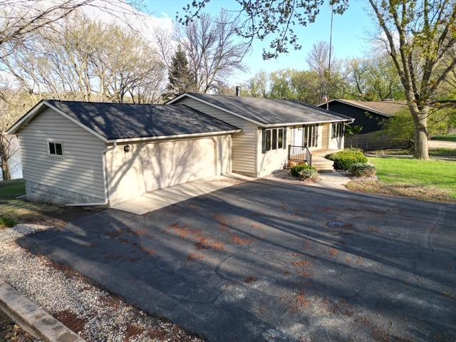 Homes for sale in Redwood Falls, MN | 307 Lake Dr, Redwood Falls, MN 56283 | MLS# 6713218