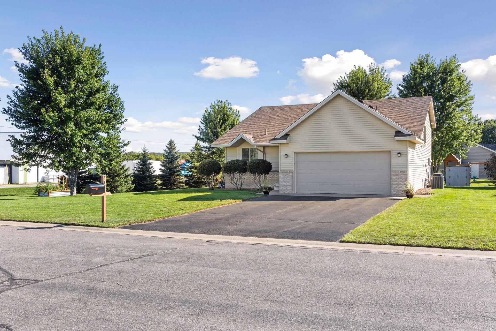 Homes for sale in Avon, MN | 723 Ochotto Lake Dr, Avon, MN 56310 | MLS# 6713422