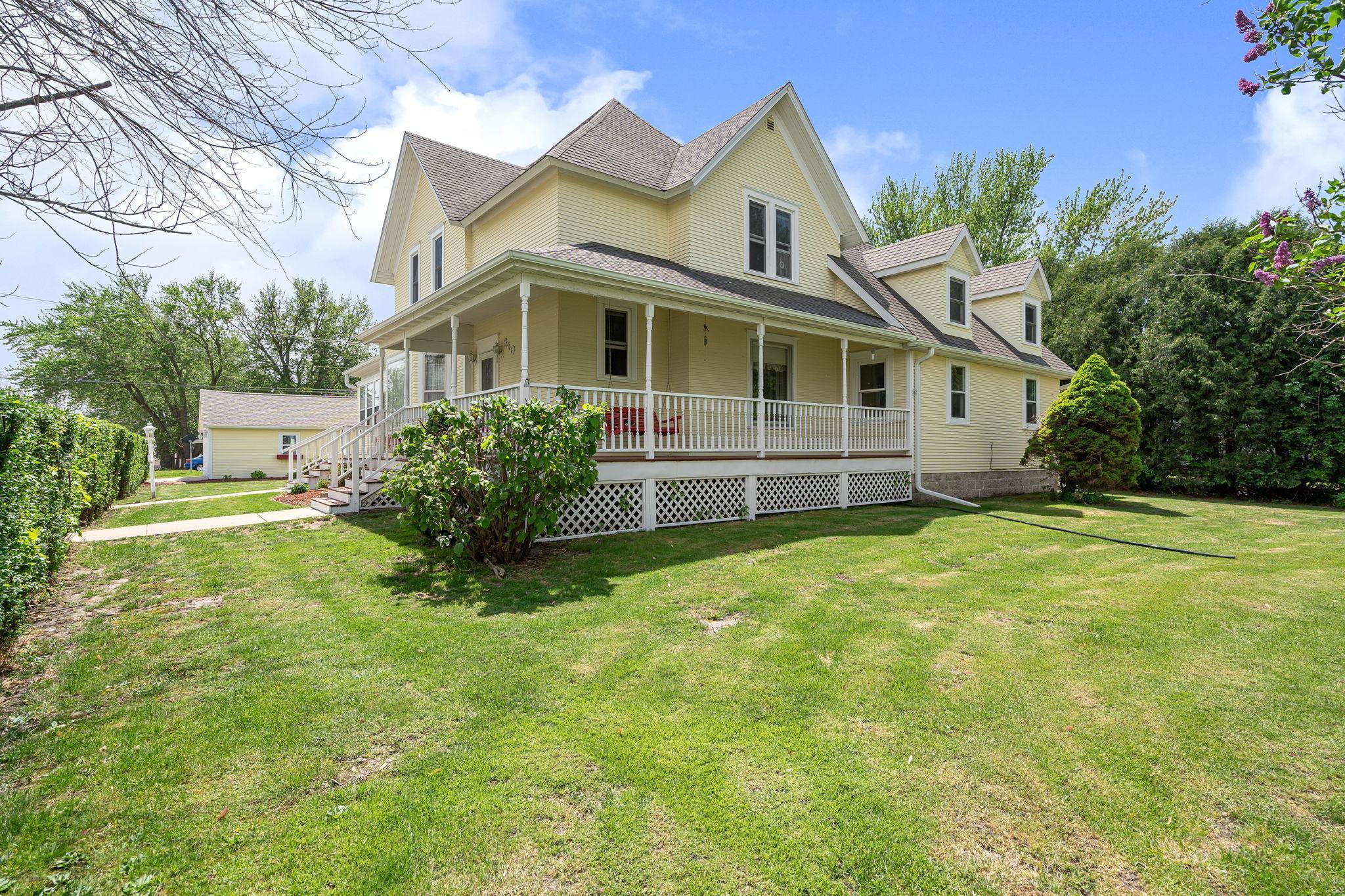 Homes for sale in Blooming Prairie, MN | 310 1St Ave Se, Blooming Prairie, MN 55917 | MLS# 6725481