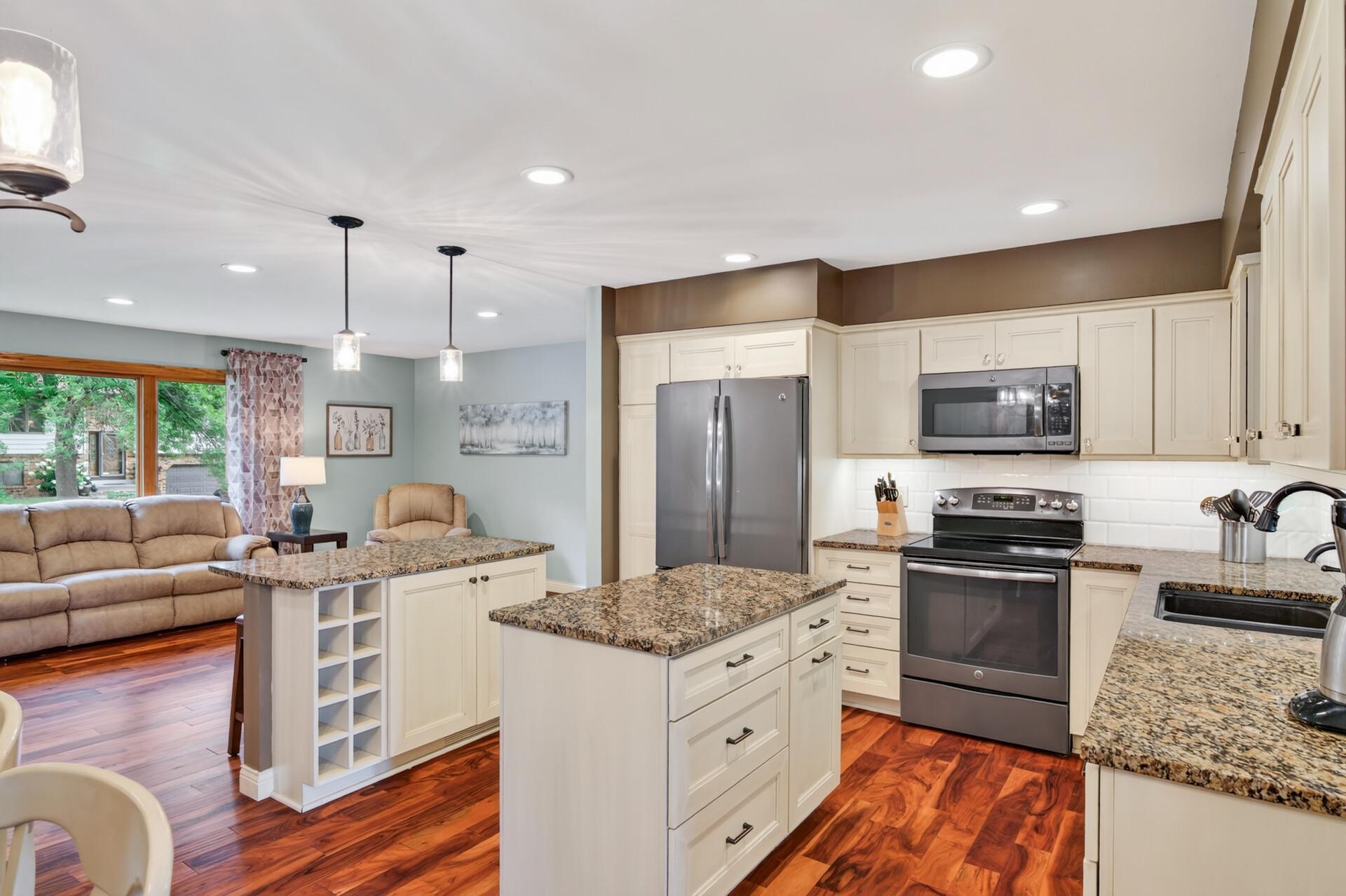 4th image of 6227 Annapolis Ln N, Maple Grove, MN 55311 | MLS# 6729860