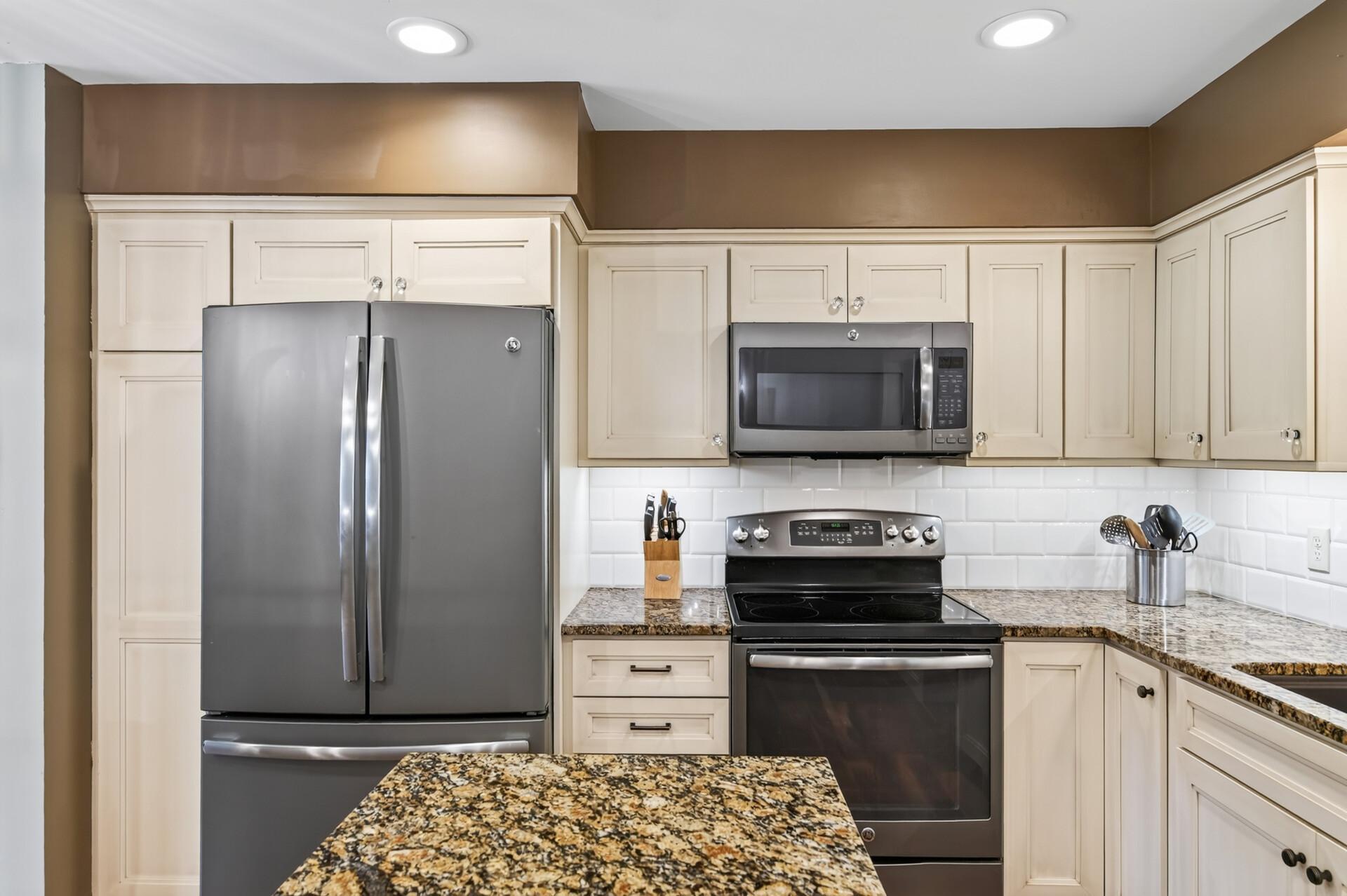 3rd image of 6227 Annapolis Ln N, Maple Grove, MN 55311 | MLS# 6729860