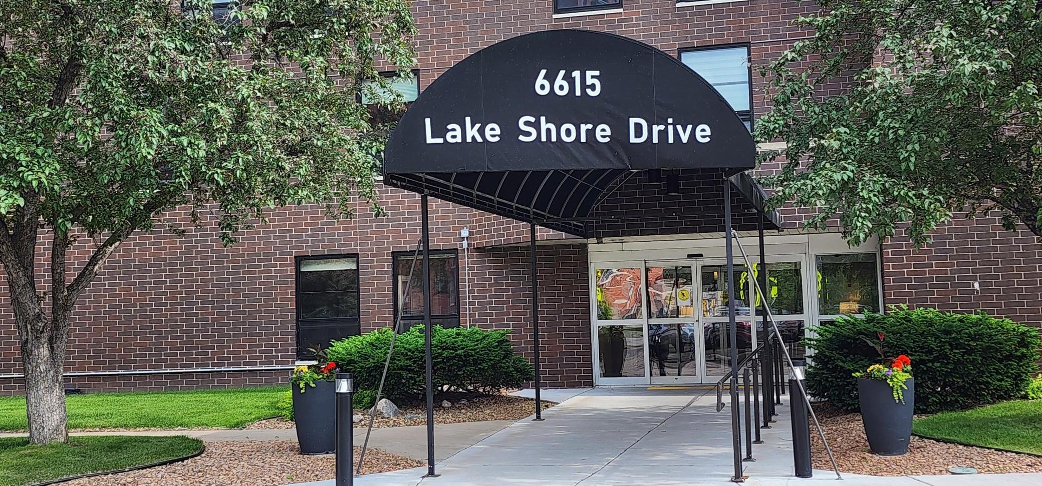 Homes for sale in Richfield, MN | 6615 Lake Shore Dr S #717, Richfield, MN 55423 | MLS# 6730911