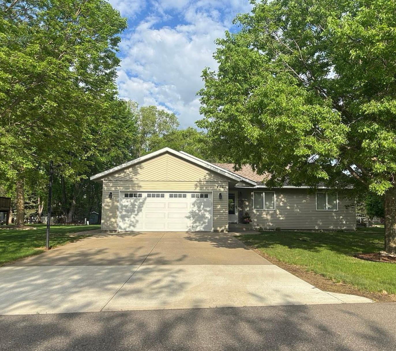 Homes for sale in Avon, MN | 405 Sun Cir, Avon, MN 56310 | MLS# 6739182