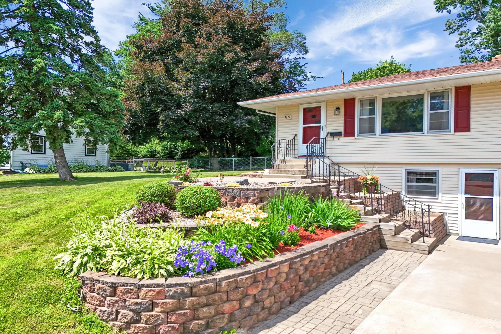 Homes for sale in Inver Grove Heights, MN | 7447 Cleadis Way, Inver Grove Heights, MN 55076 | MLS# 6740369