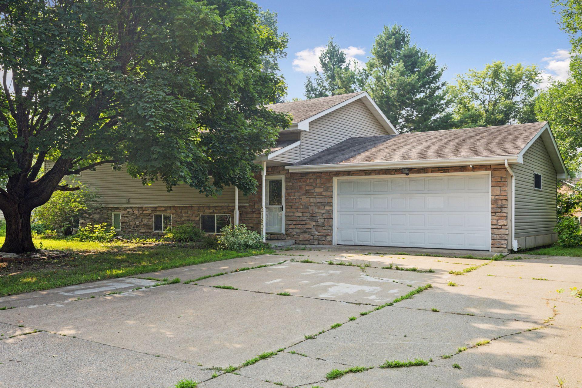 Homes for sale in Rogers, MN | 21801 Ahlstrom Ave, Rogers, MN 55374 | MLS# 6740548