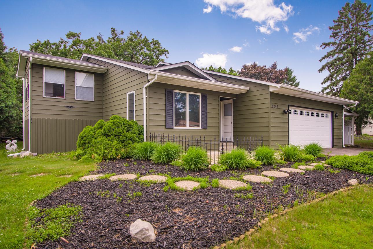 Homes for sale in St. Paul, MN | 2246 Vivian Ln, St. Paul, MN 55119 | MLS# 6741325