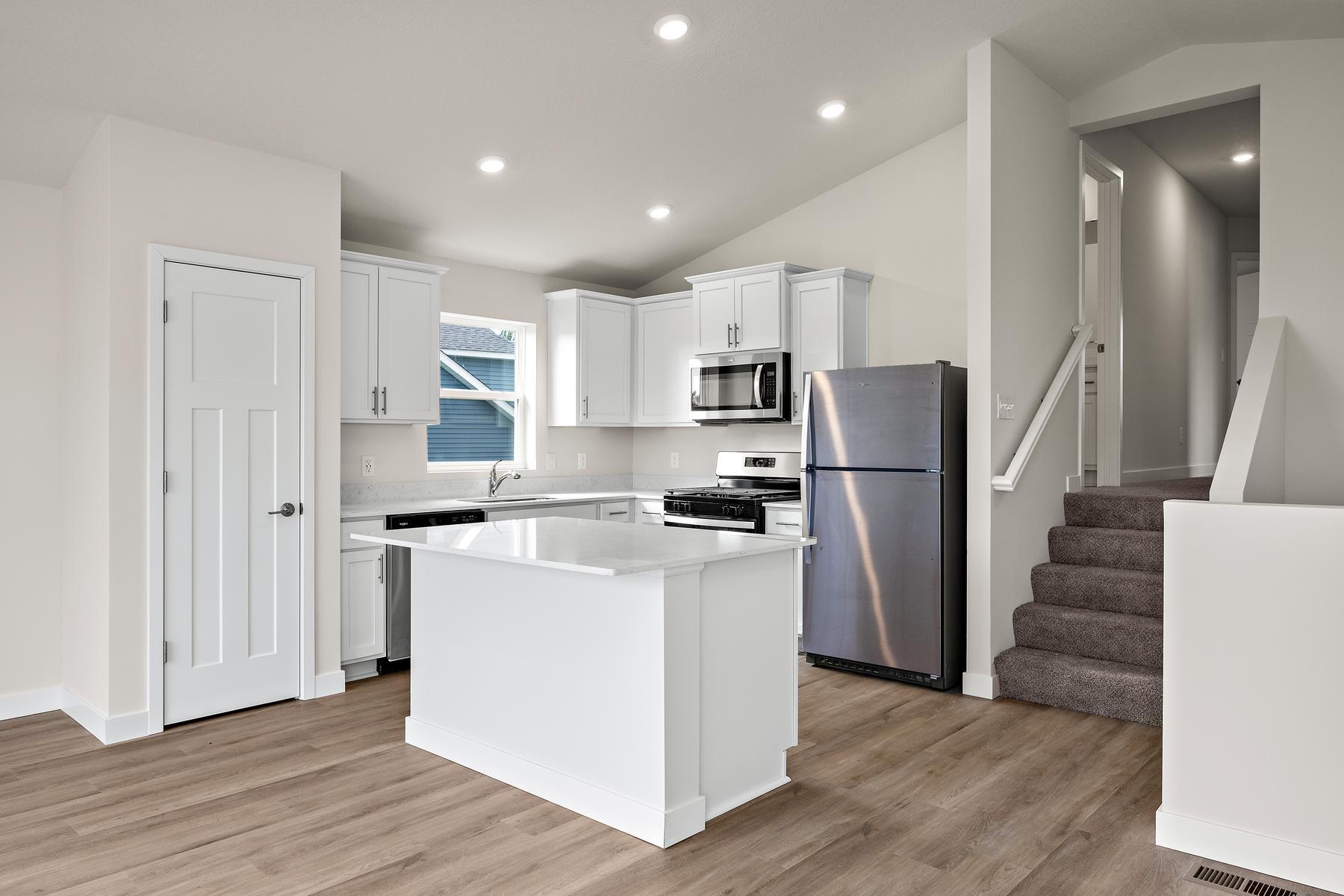 Homes for sale in Cambridge, MN | 617 Redwood Loop N, Cambridge, MN 55008 | MLS# 6748790