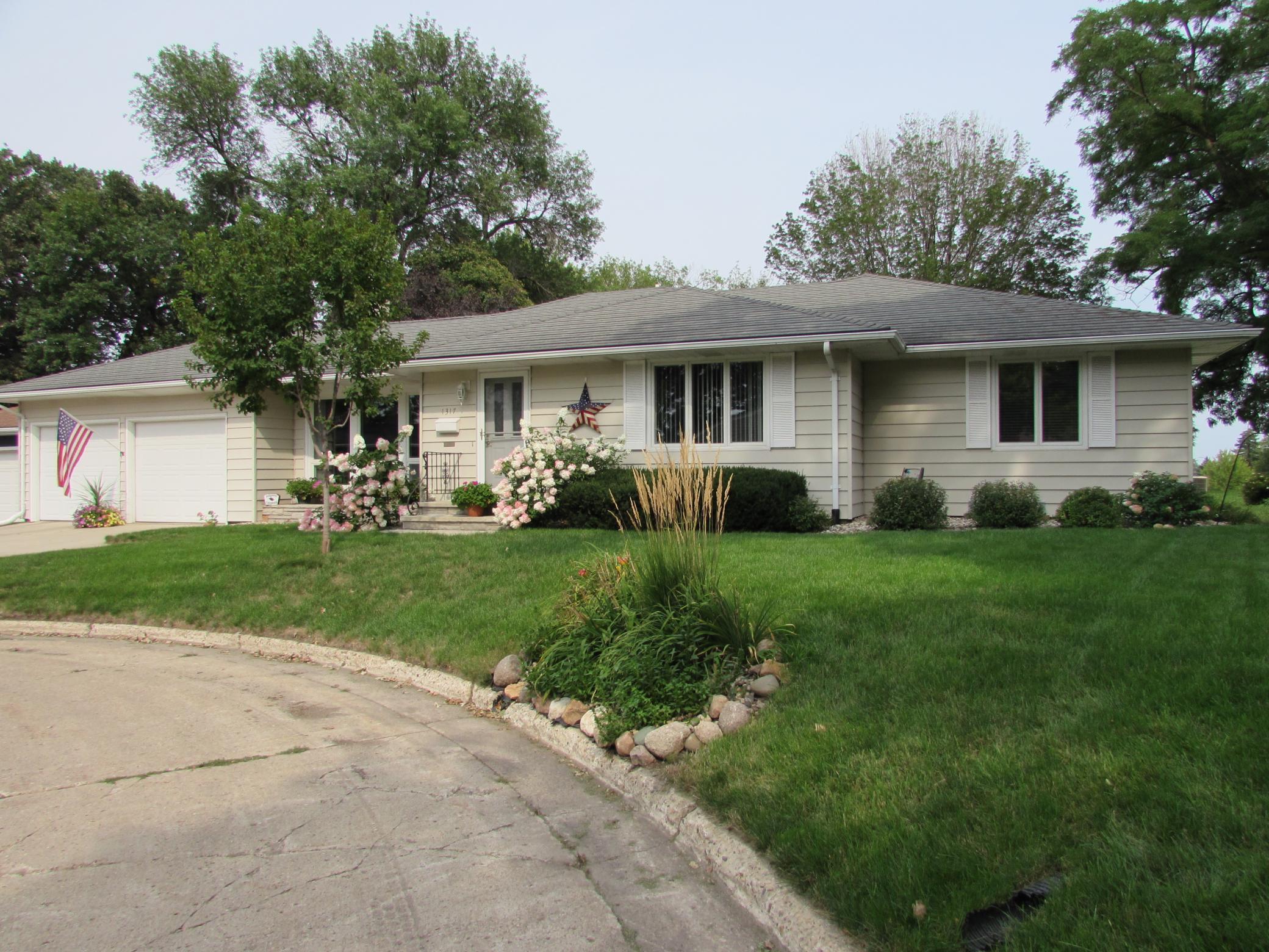 1st image of 1317 Beach Pl, Fairmont, MN 56031 | MLS# 6752561