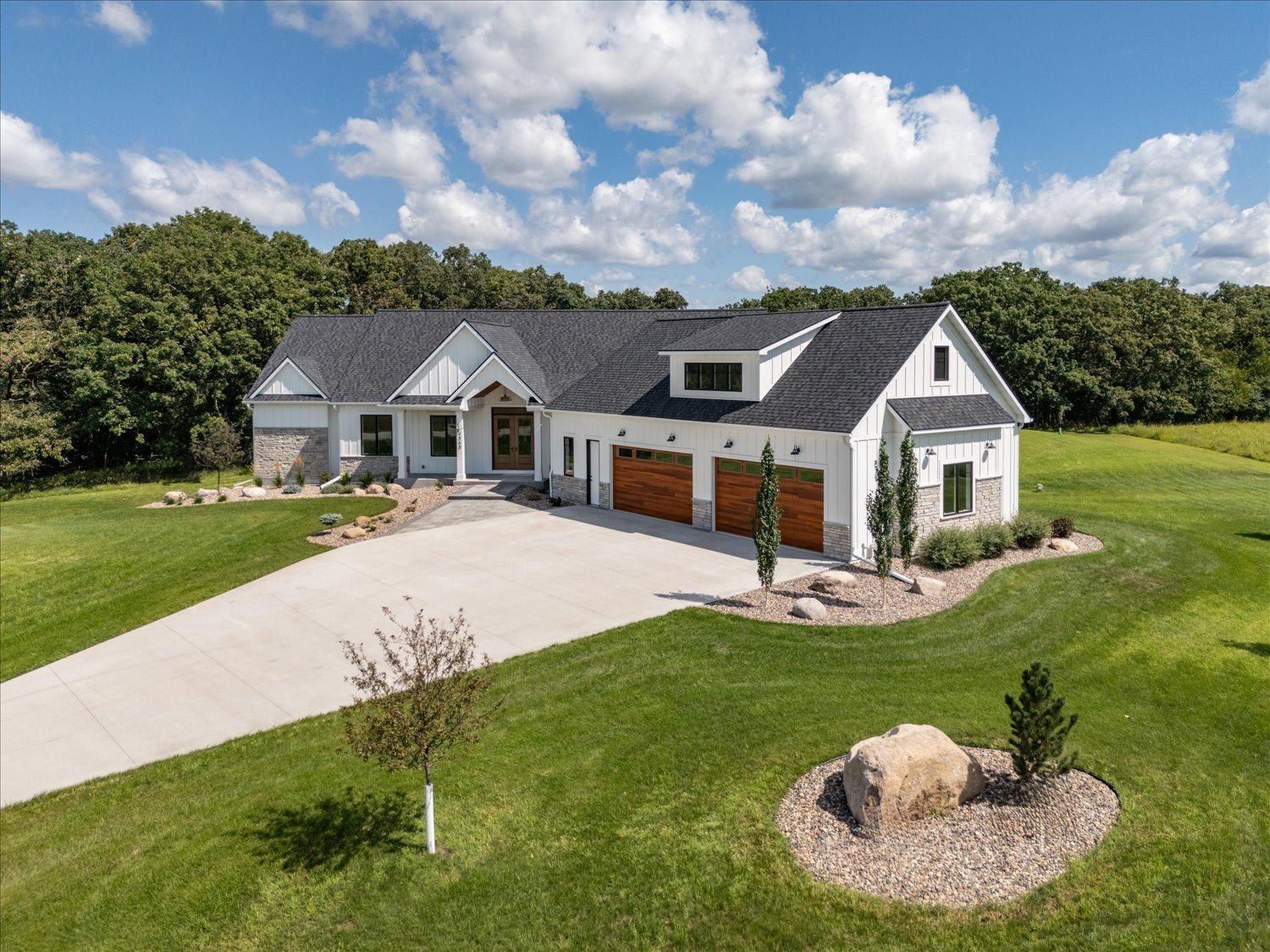 2nd image of 4868 Royal Oaks Cir Sw, Rochester, MN 55902 | MLS# 6755457