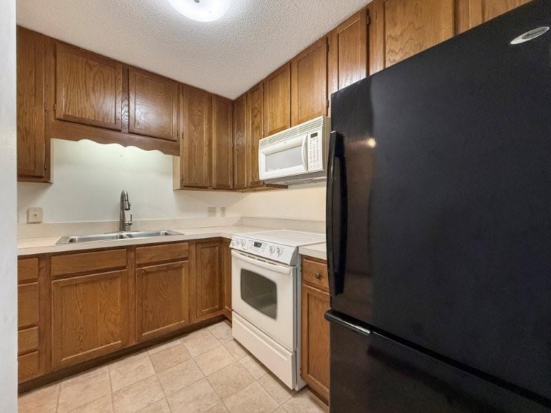 Homes for sale in Fairmont, MN | 232 S Dewey St #105, Fairmont, MN 56031 | MLS# 6758115