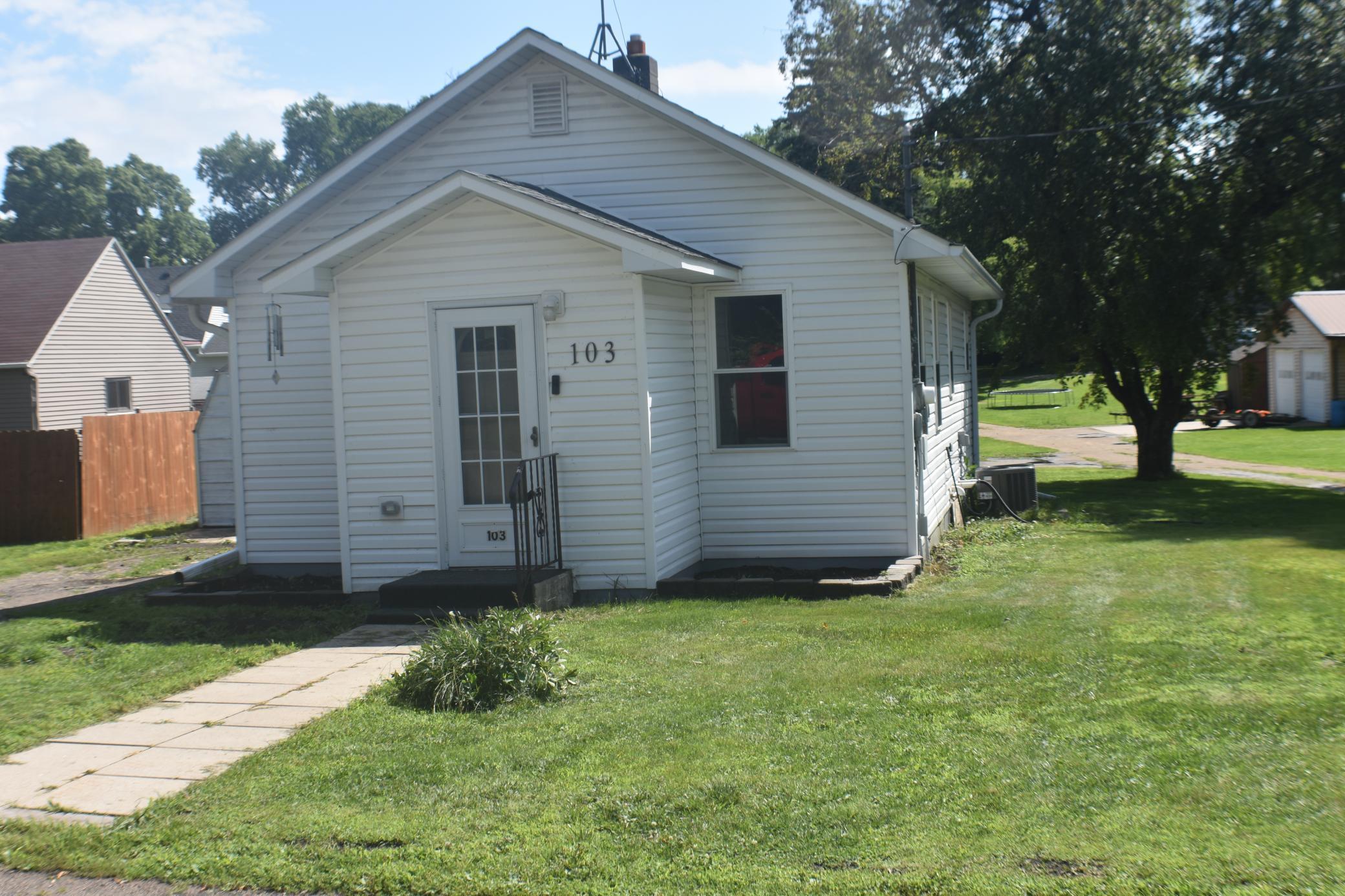 Homes for sale in Osakis, MN | 103 5Th Ave E, Osakis, MN 56360 | MLS# 6758267