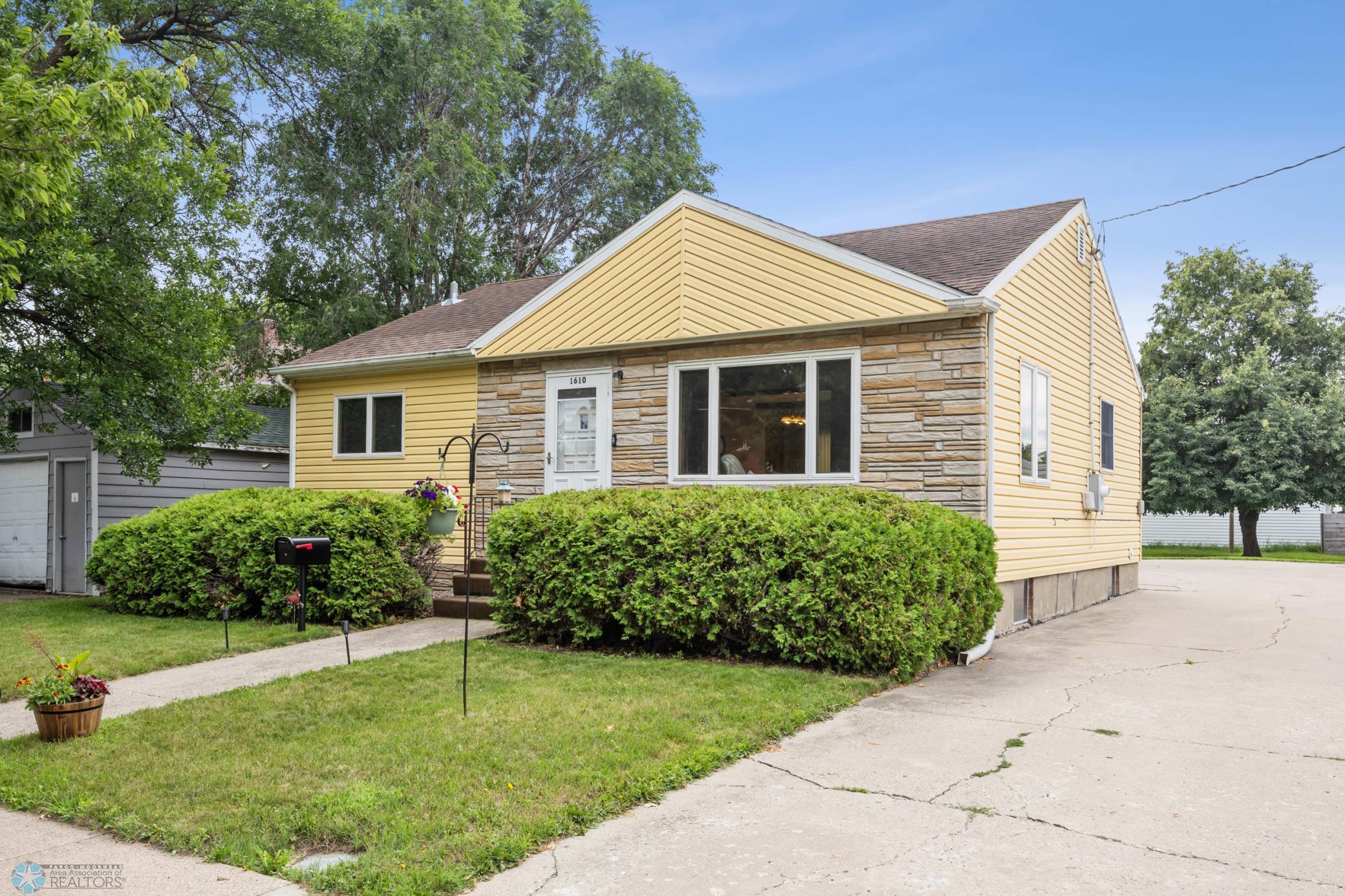 Homes for sale in Fargo, ND | 1610 2Nd Ave S, Fargo, ND 58103 | MLS# 6758311