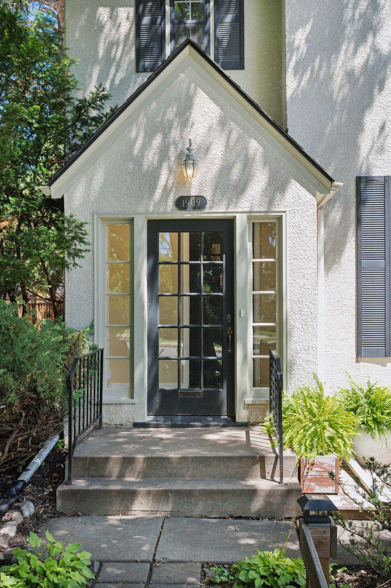 Homes for sale in Minneapolis, MN | 1909 E River Pkwy, Minneapolis, MN 55414 | MLS# 6759737