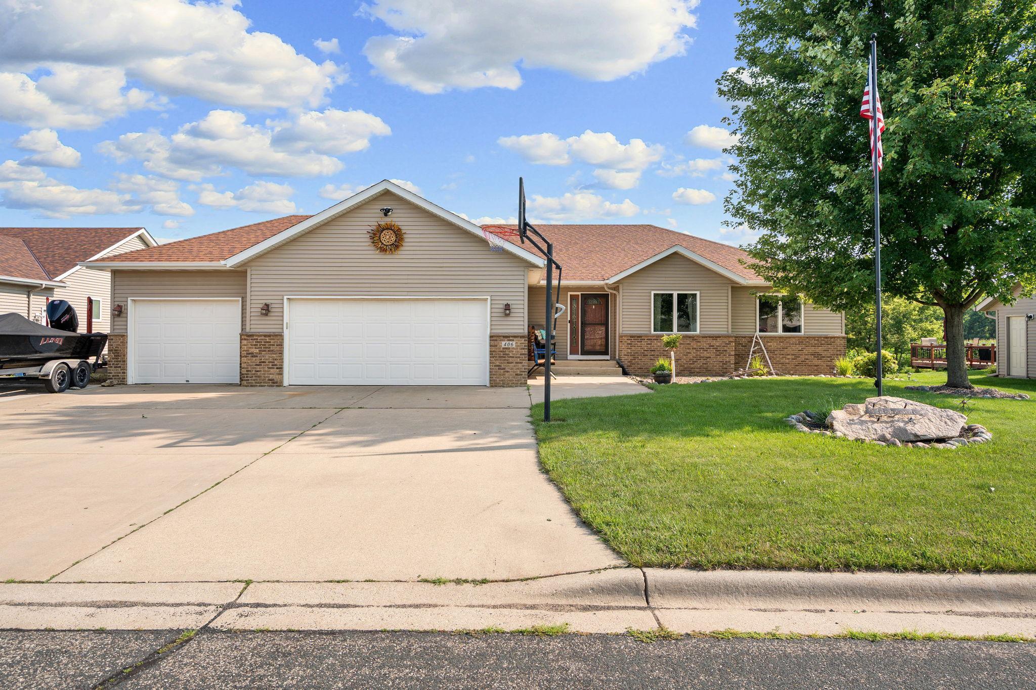 Homes for sale in Medford, MN | 406 Valley View Ln Sw, Medford, MN 55049 | MLS# 6762132