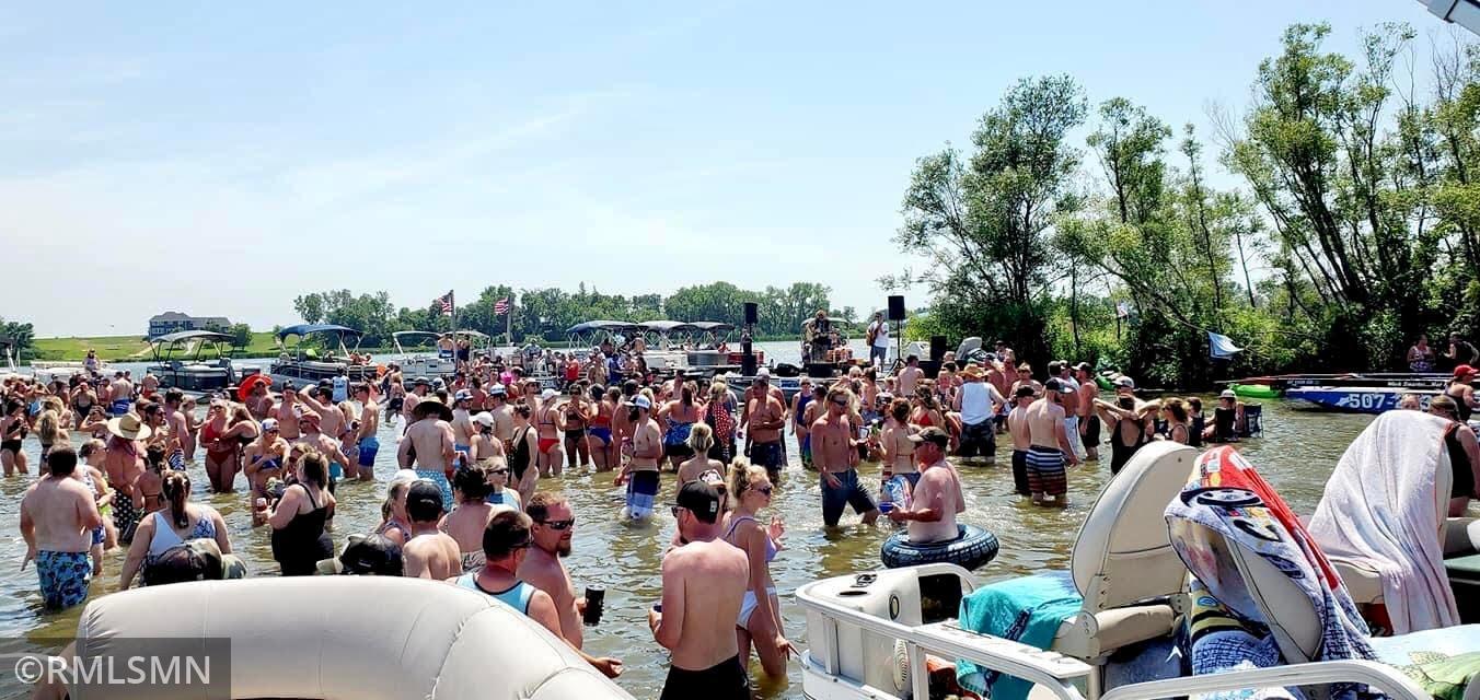 Homes for sale in Madison Lake, MN | 809 Tomahawk Ct, Madison Lake, MN 56063 | MLS# 6763026