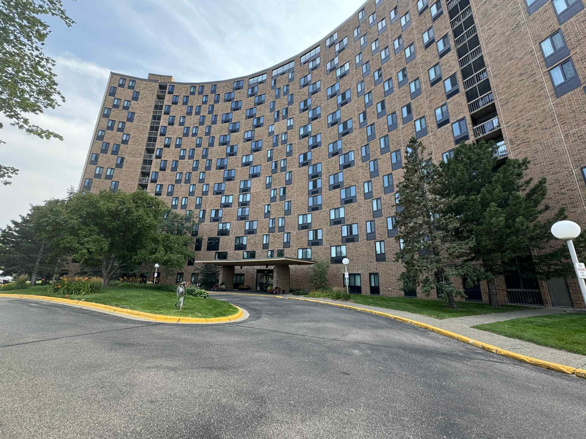 Homes for sale in St. Paul, MN | 1181 Edgcumbe Rd #714, St. Paul, MN 55105 | MLS# 6767355