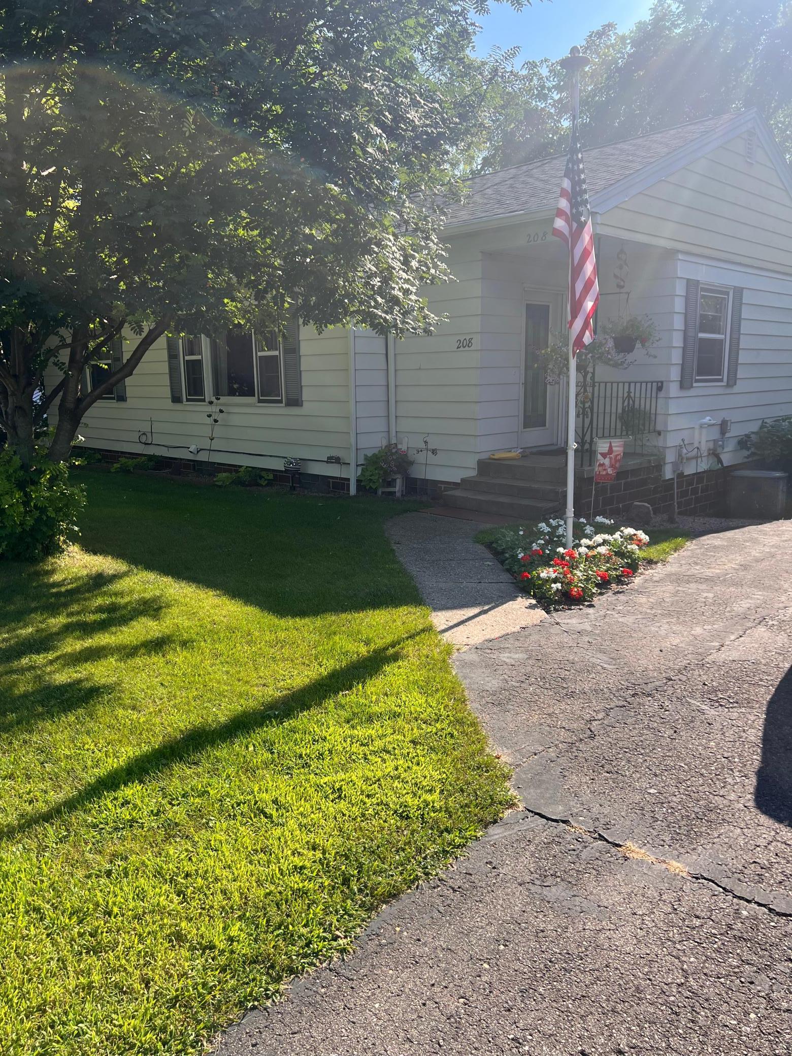 Homes for sale in Lake Benton, MN | 208 Center St S, Lake Benton, MN 56149 | MLS# 6768539