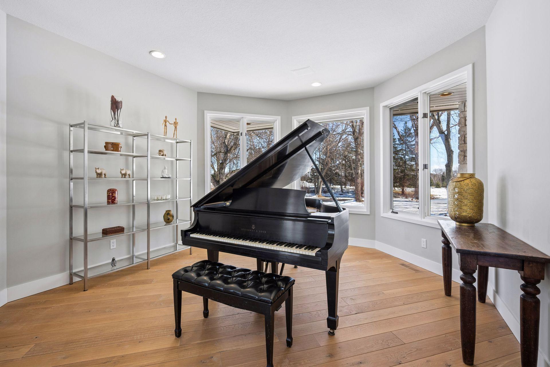 Homes for sale in Medina, MN | 525 Navajo Rd W, Medina, MN 55340 | MLS# 6771578