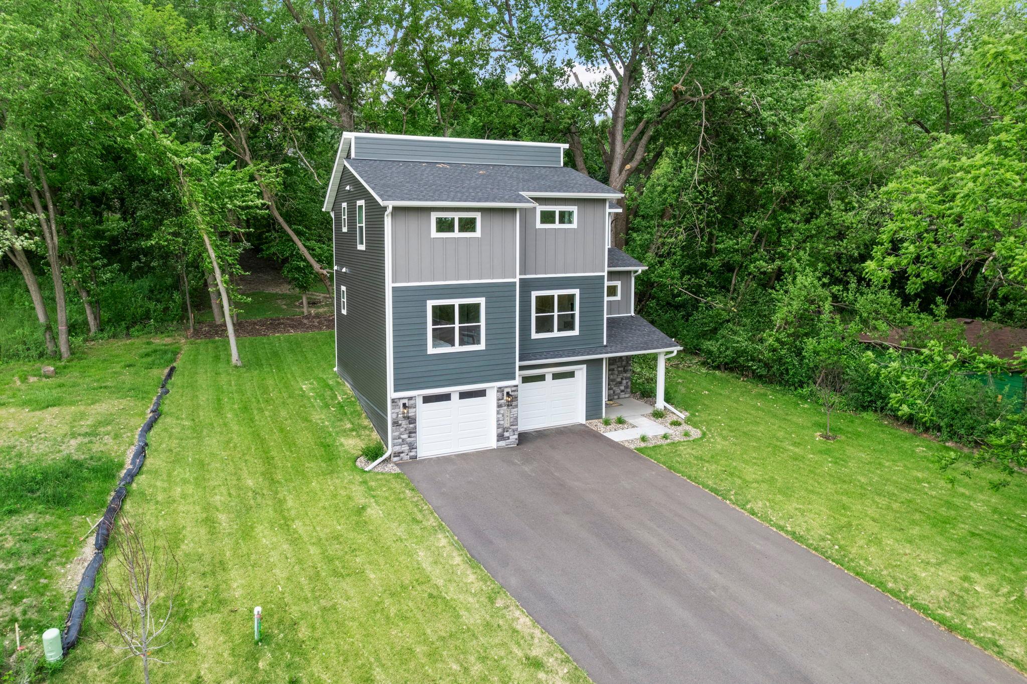3rd image of 2817 Victoria St N, Saint Paul, MN 55113 | MLS# 6779360