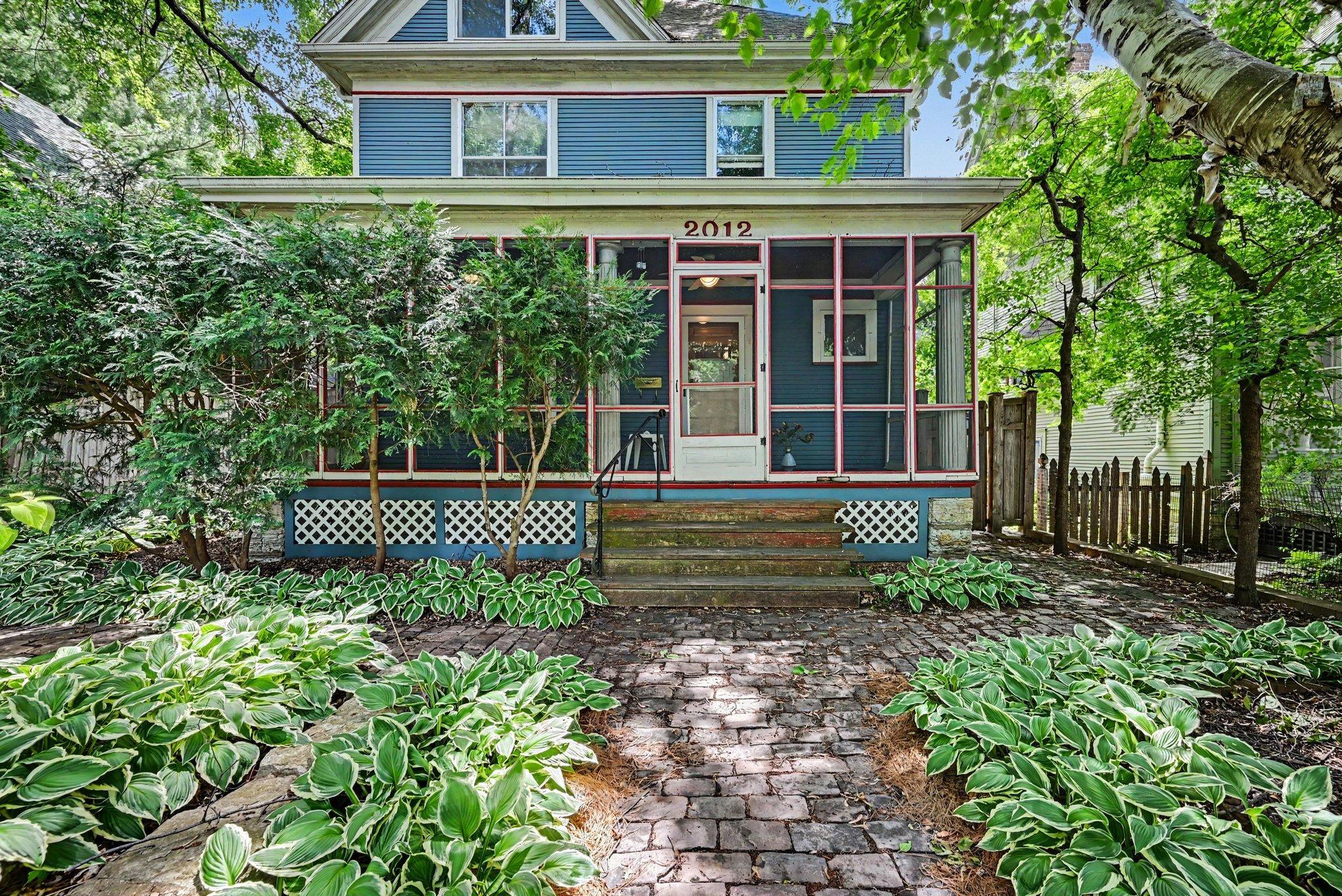 1st image of 2012 Iglehart Ave, Saint Paul, MN 55104 | MLS# 6785972