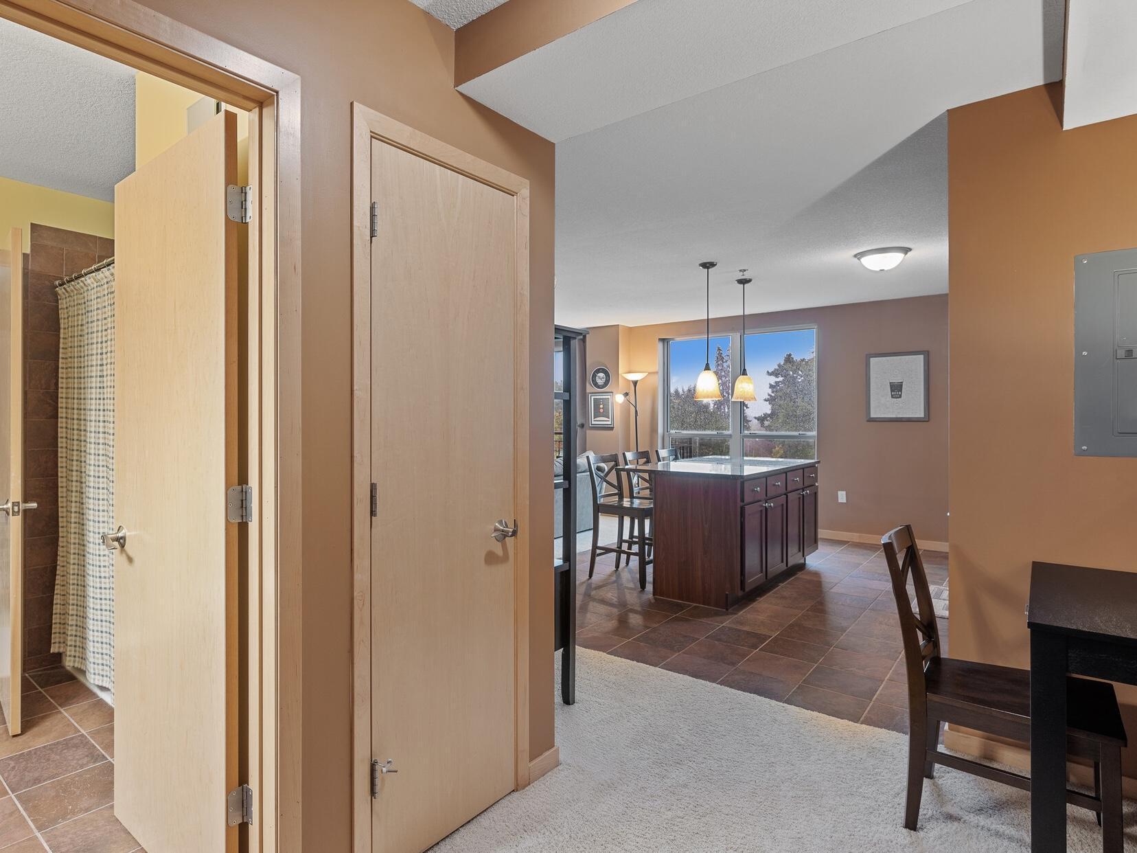 Homes for sale in Hopkins, MN | 1502 5Th St N #403, Hopkins, MN 55305 | MLS# 6788877