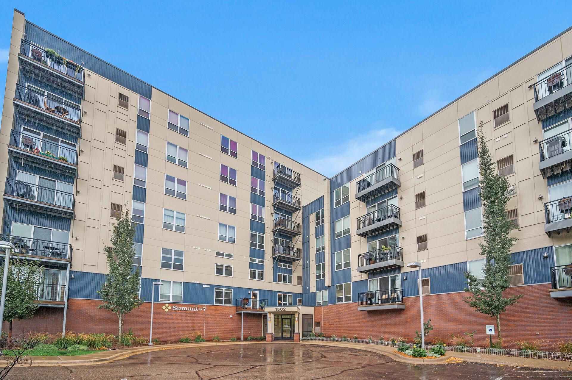 Homes for sale in Hopkins, MN | 1502 5th St N #403, Hopkins, MN 55305 | MLS# 6788877