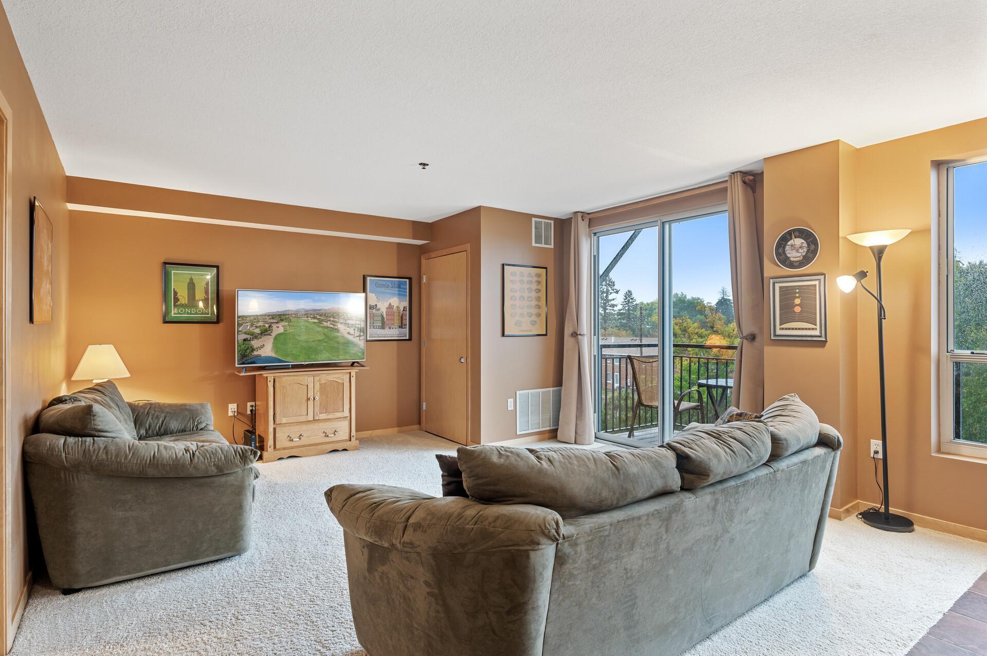 Homes for sale in Hopkins, MN | 1502 5Th St N #403, Hopkins, MN 55305 | MLS# 6788877