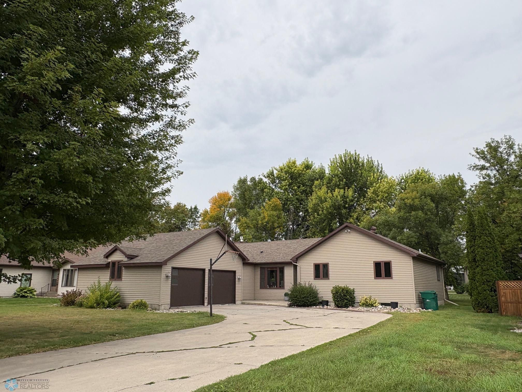 Homes for sale in Wahpeton, ND | 1422 14Th Ave N, Wahpeton, ND 58075 | MLS# 6790330