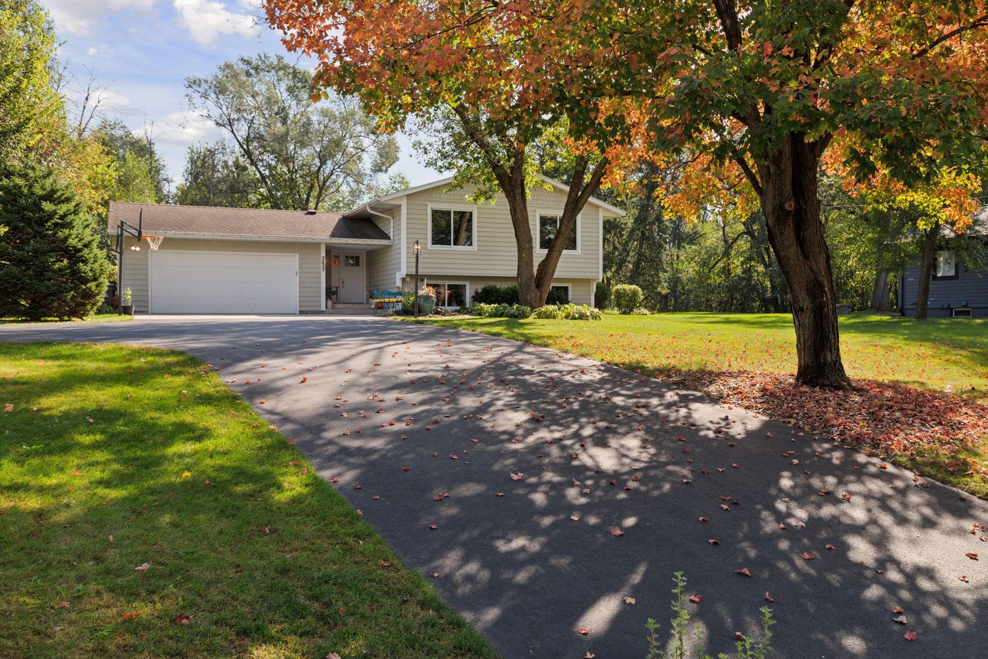 Homes for sale in Wayzata, MN | 3237 Shores Blvd, Wayzata, MN 55391 | MLS# 6791590