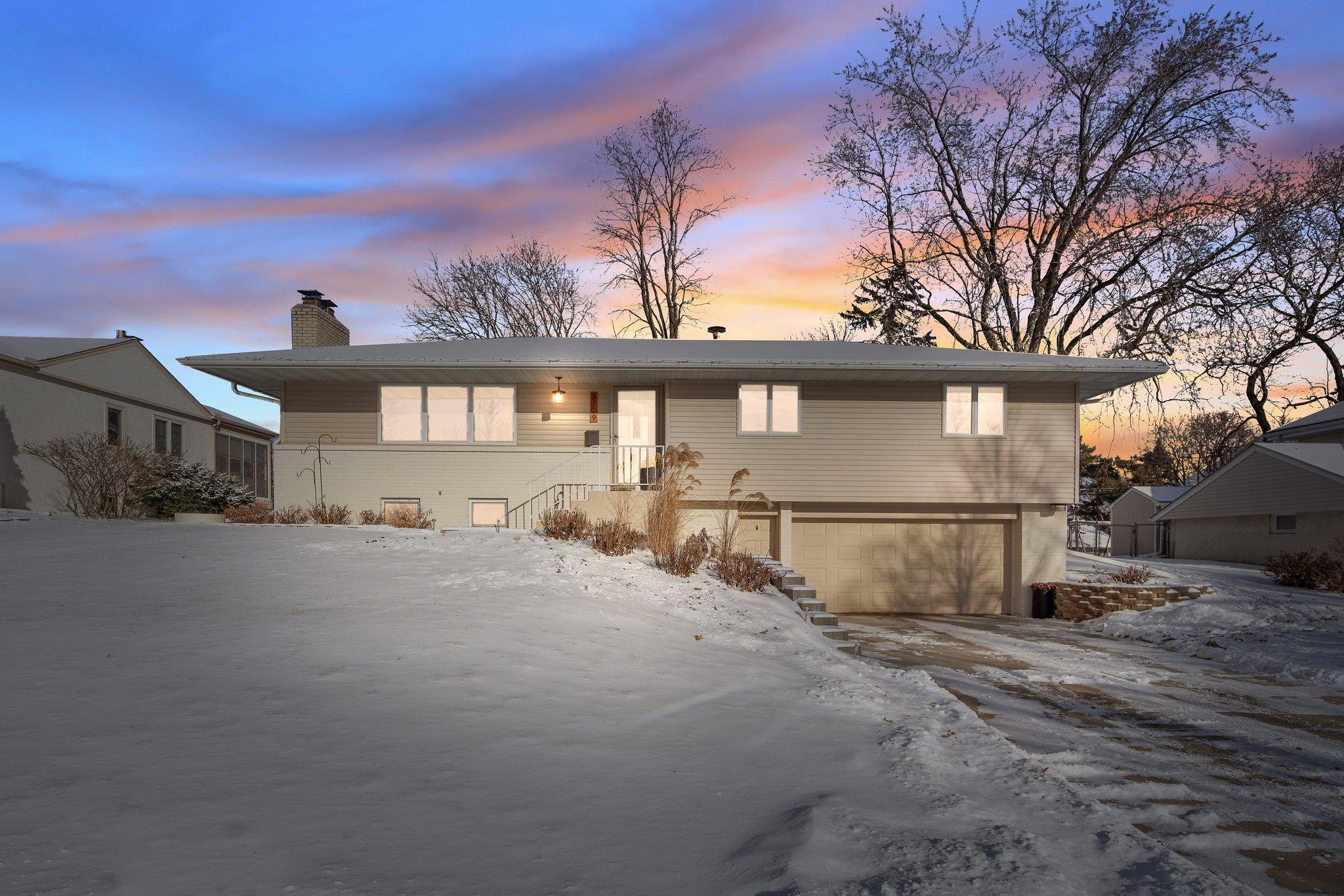 Homes for sale in Saint Anthony, MN | 3109 Wendhurst Ave, Saint Anthony, MN 55418 | MLS# 6793970