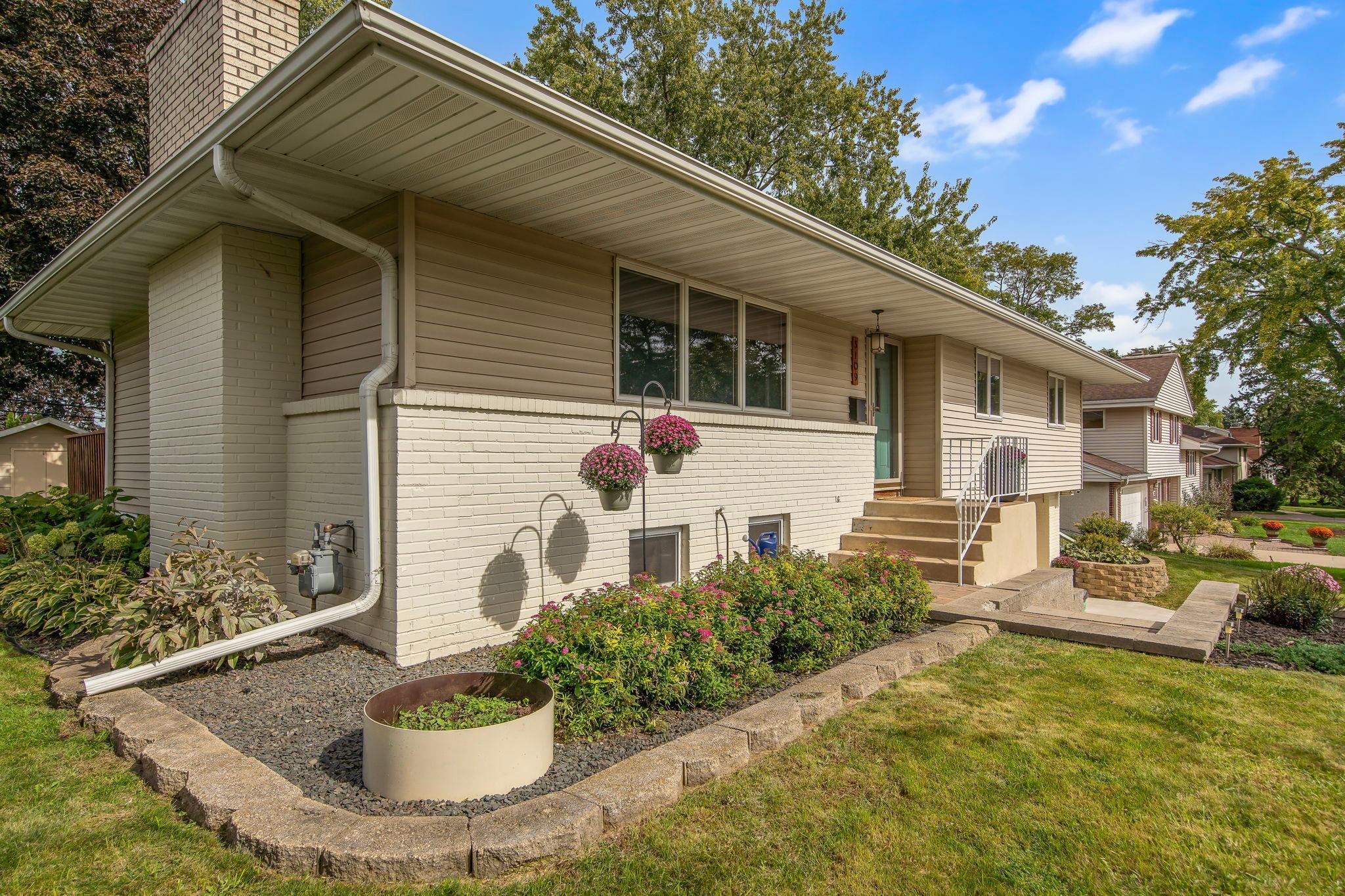 Homes for sale in Saint Anthony, MN | 3109 Wendhurst Ave, Saint Anthony, MN 55418 | MLS# 6793970