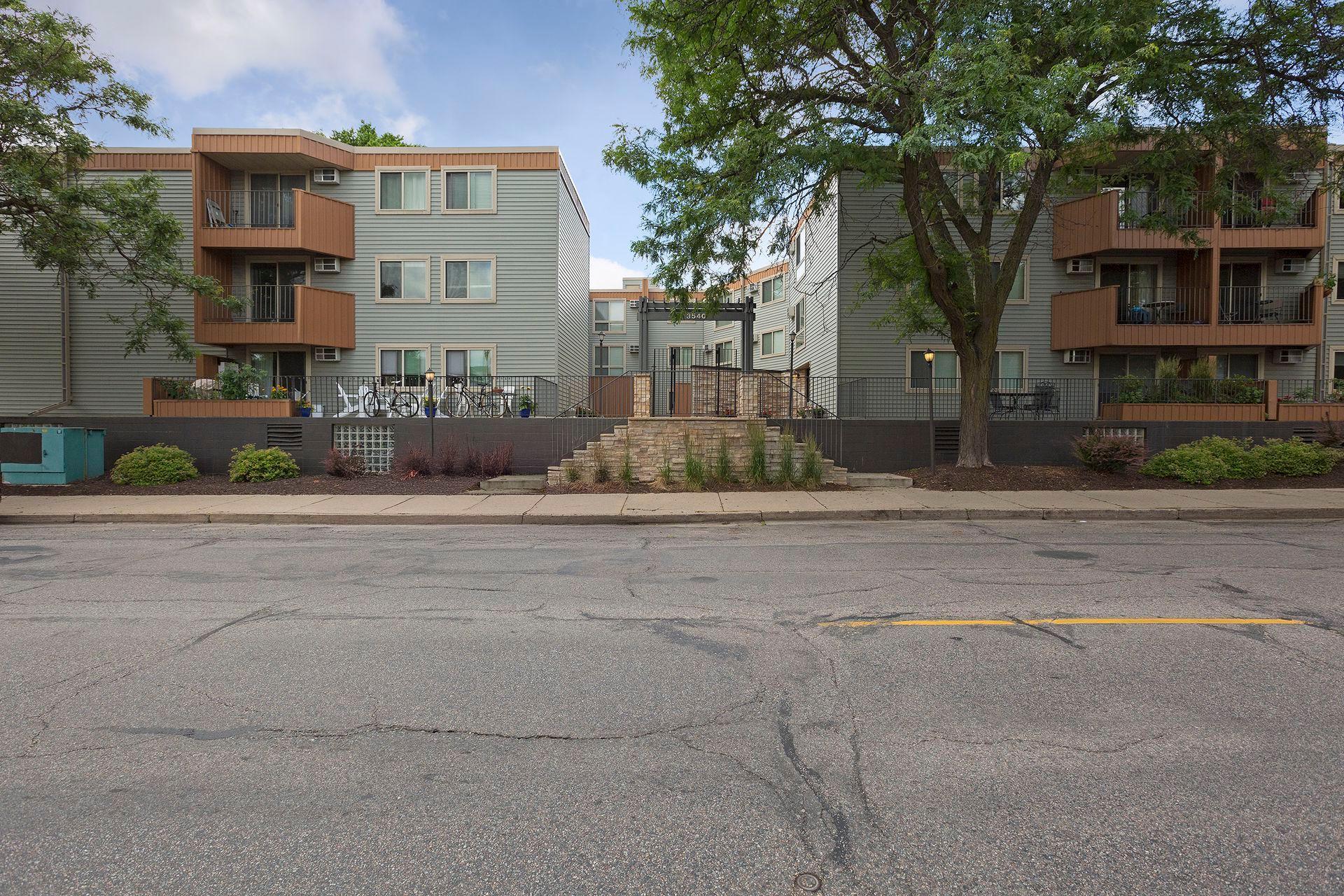 2nd image of 3540 Hennepin Ave, Minneapolis, MN 55408