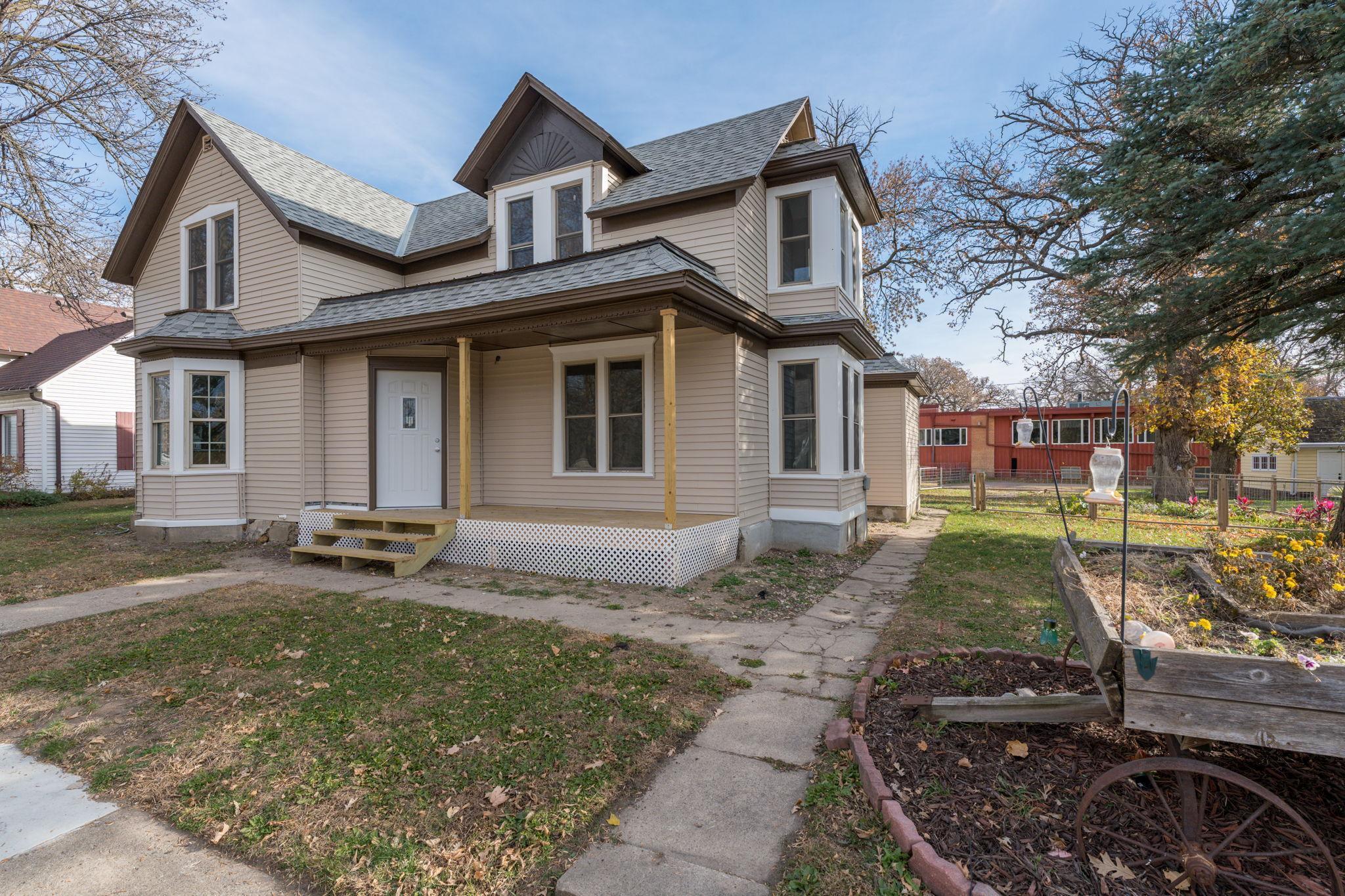 Homes for sale in Lake Crystal, MN | 212 N Murphy St, Lake Crystal, MN 56055 | MLS# 6802365