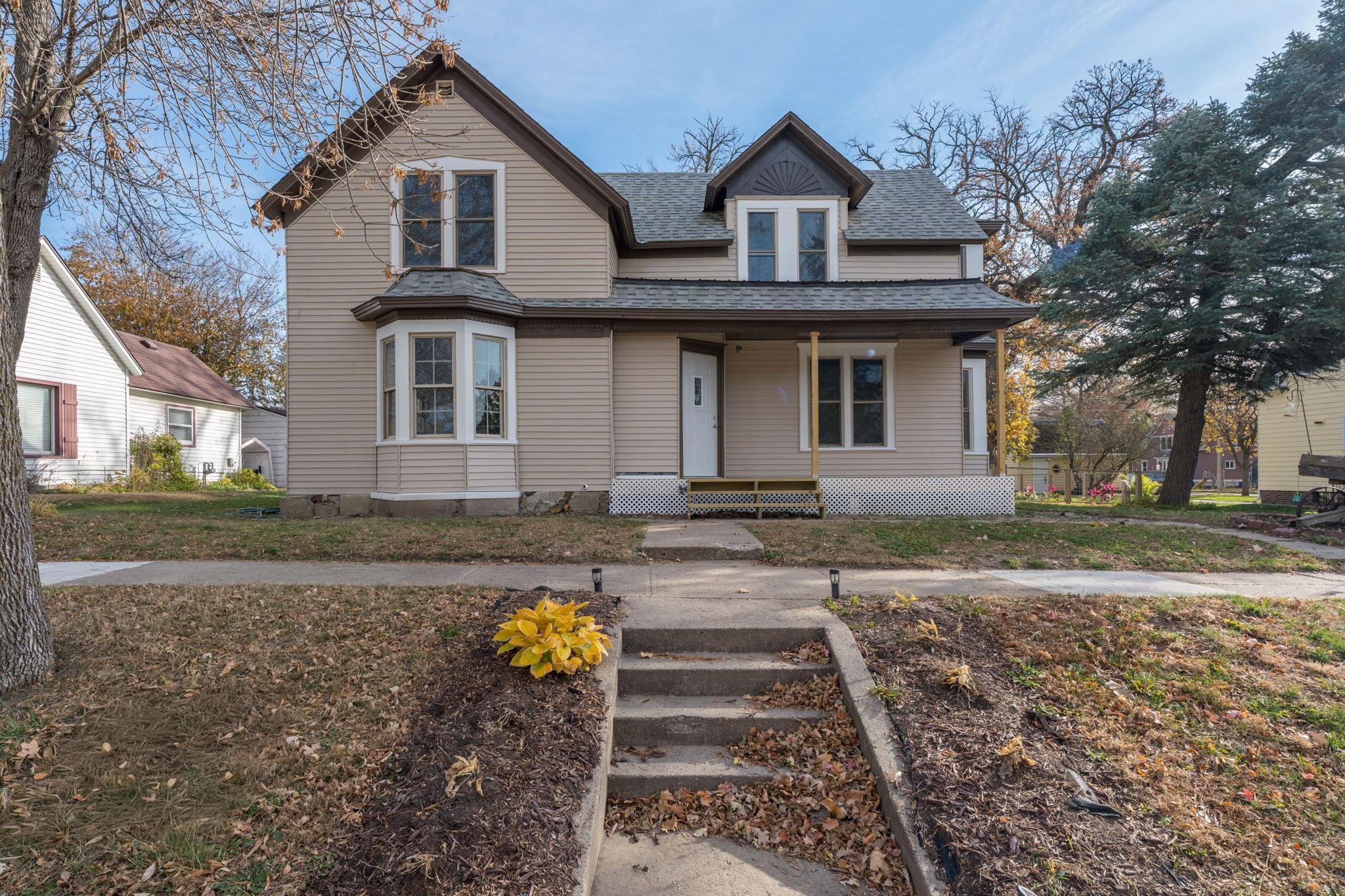 Homes for sale in Lake Crystal, MN | 212 N Murphy St, Lake Crystal, MN 56055 | MLS# 6802365