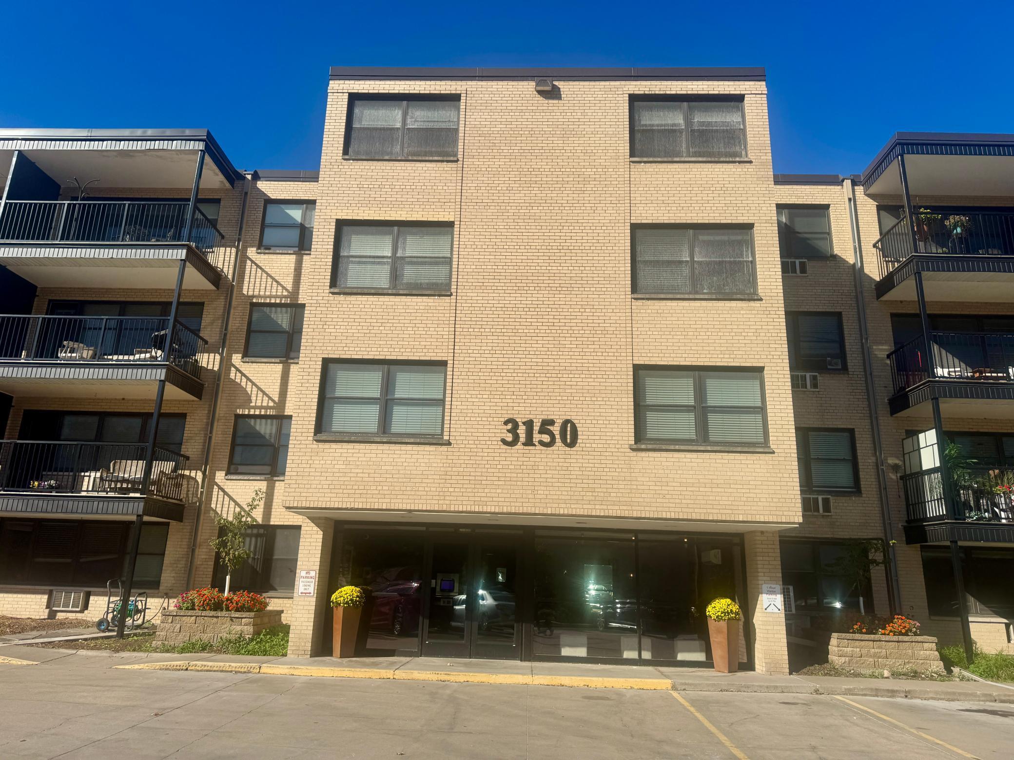 Homes for sale in Minneapolis, MN | 3150 Excelsior Blvd #211, Minneapolis, MN 55416 | MLS# 6802562