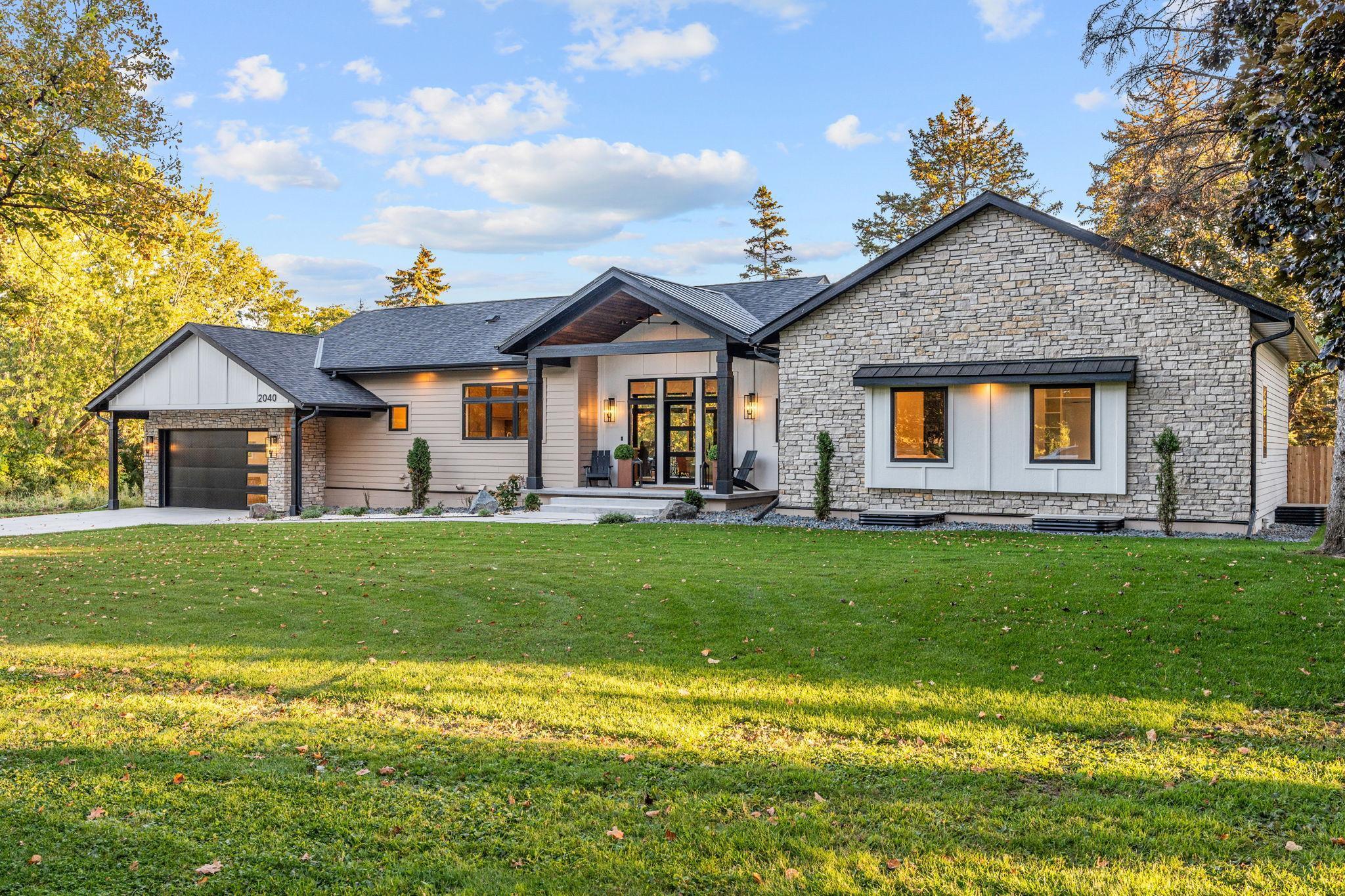 Homes for sale in Saint Paul, MN | 2040 Edgcumbe Rd, Saint Paul, MN 55116 | MLS# 6803510