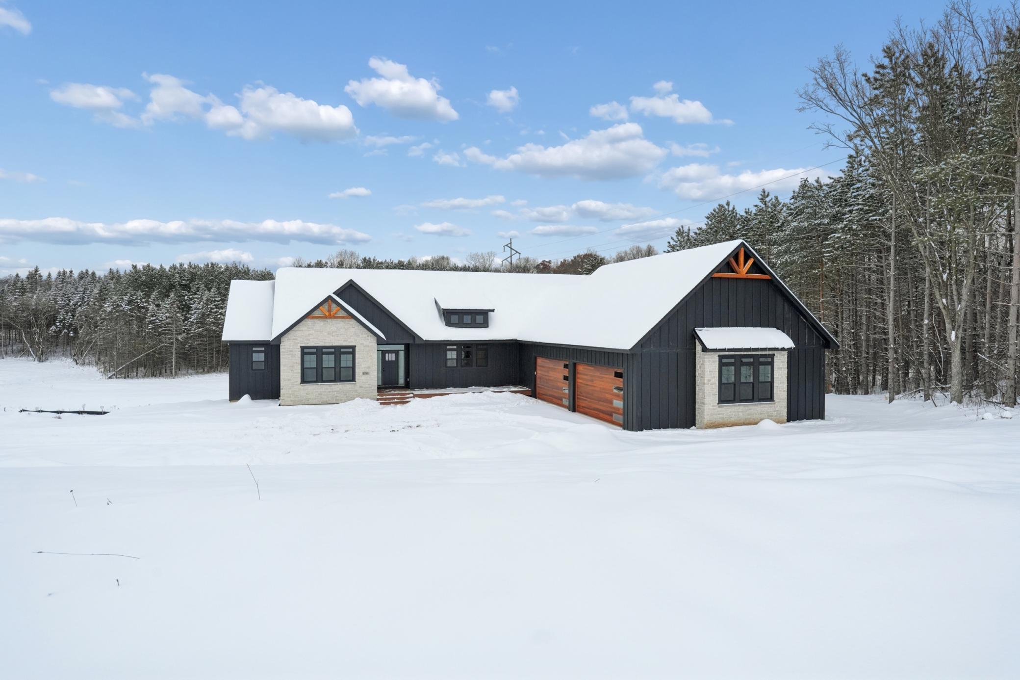 Homes for sale in Hudson, WI | 1198 60th St, Hudson, WI 54016 | MLS# 6805852