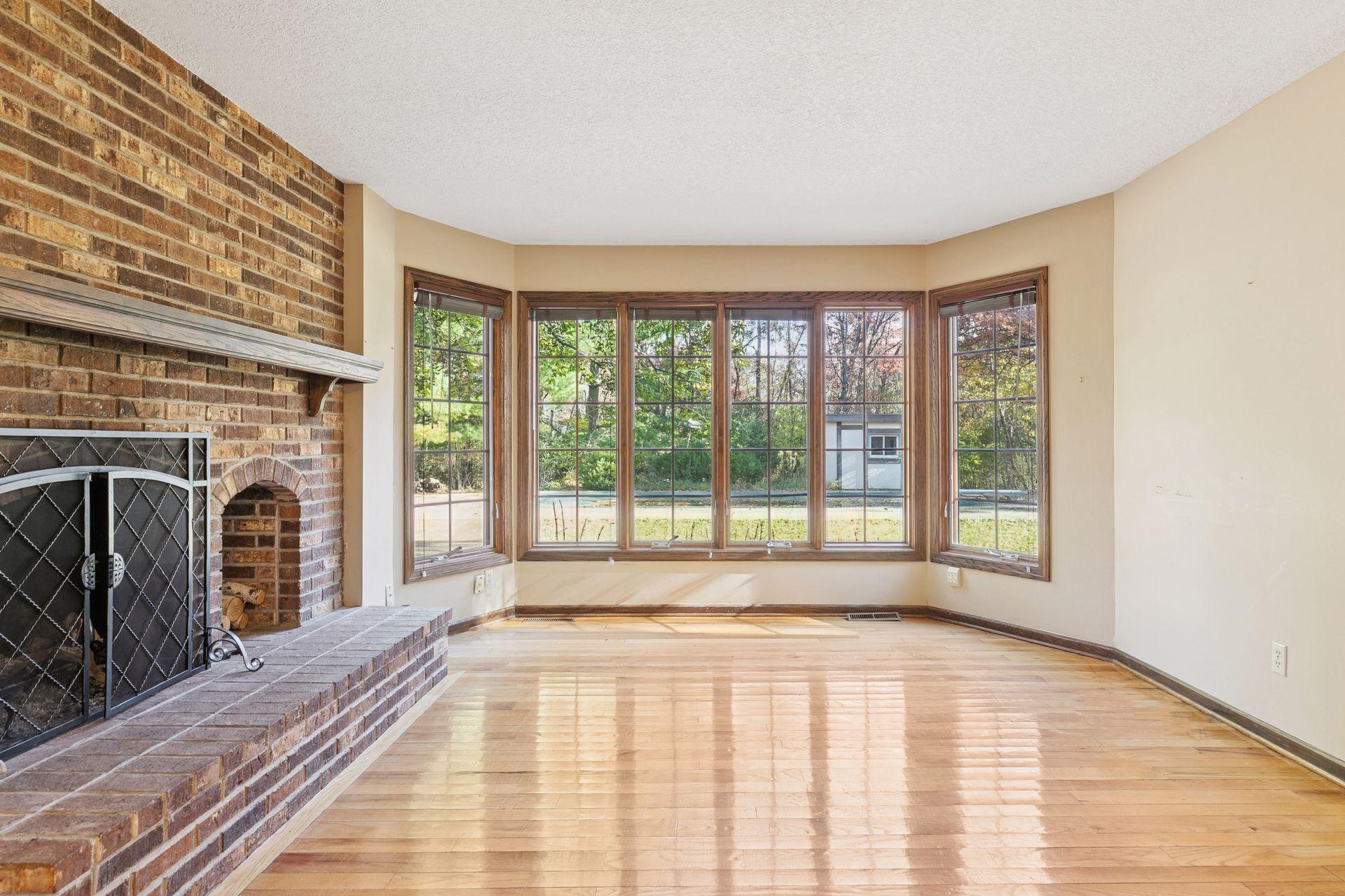 Homes for sale in Oakdale, MN | 6316 43rd St N, Oakdale, MN 55128 | MLS# 6807818